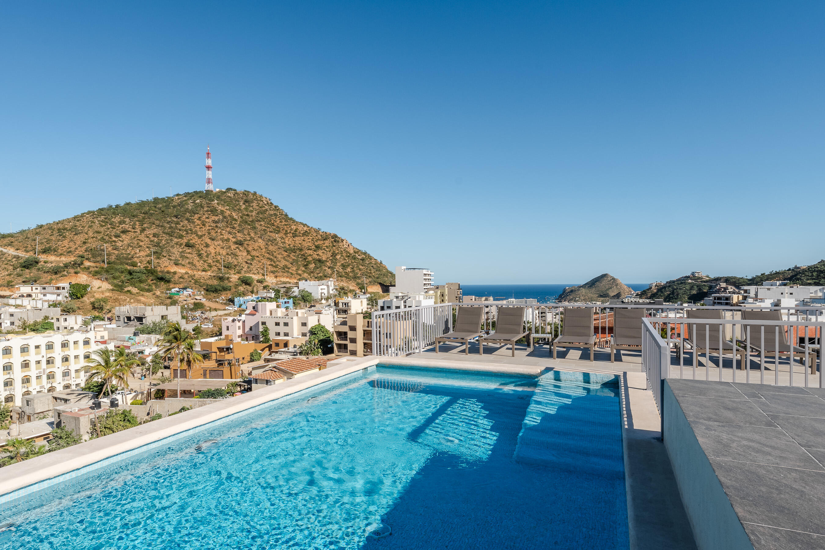 1107 Beautifully Furnished 2 Bdrm, Costa Mare