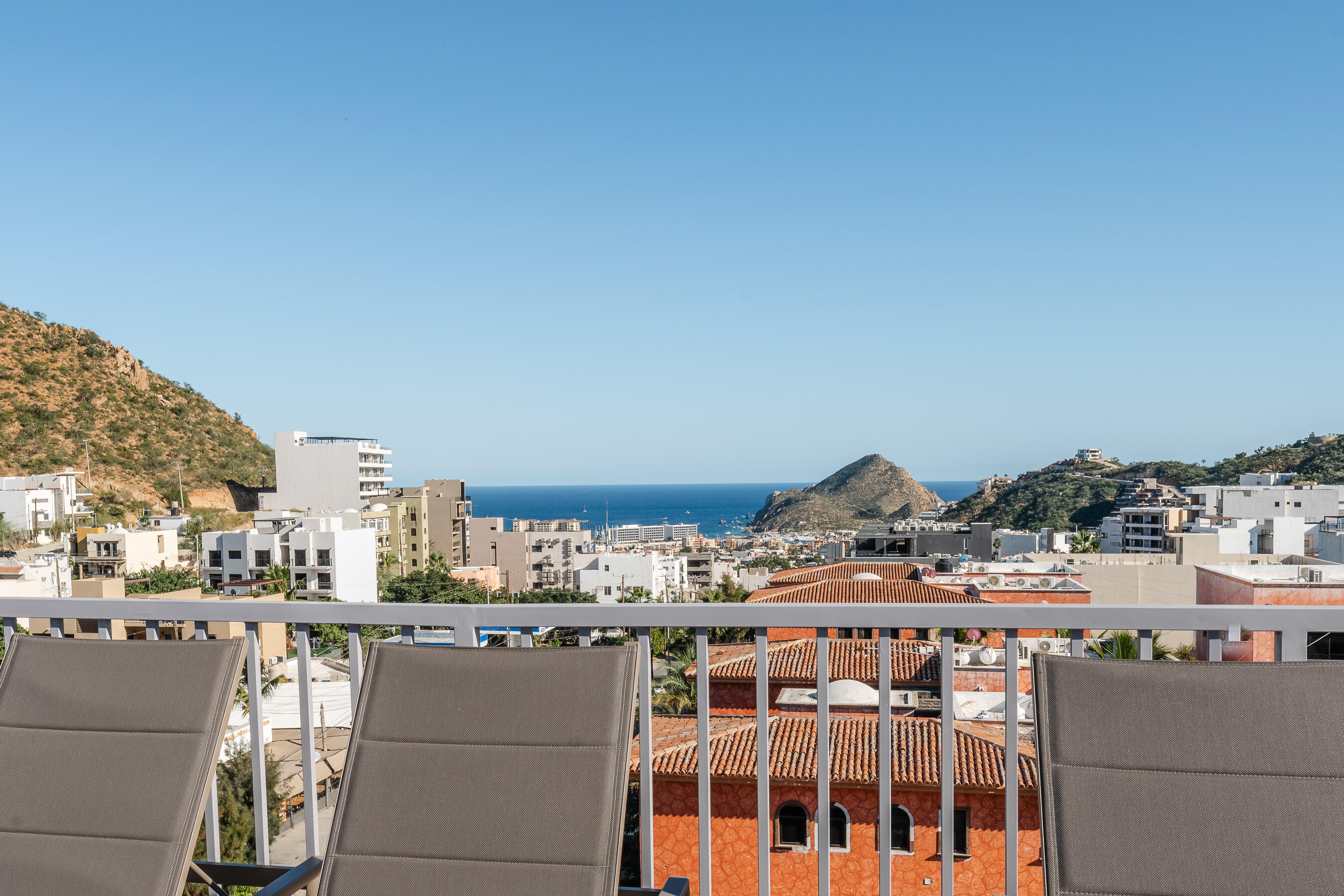 1107 Beautifully Furnished 2 Bdrm, Costa Mare