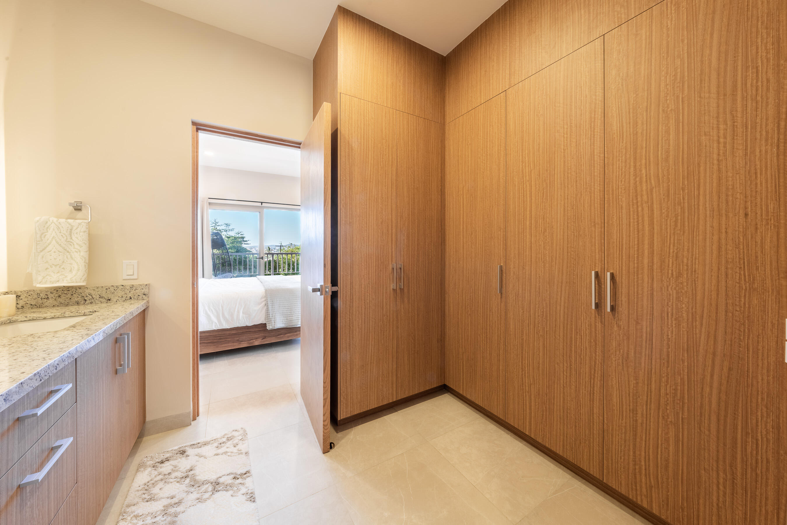 1107 Beautifully Furnished 2 Bdrm, Costa Mare