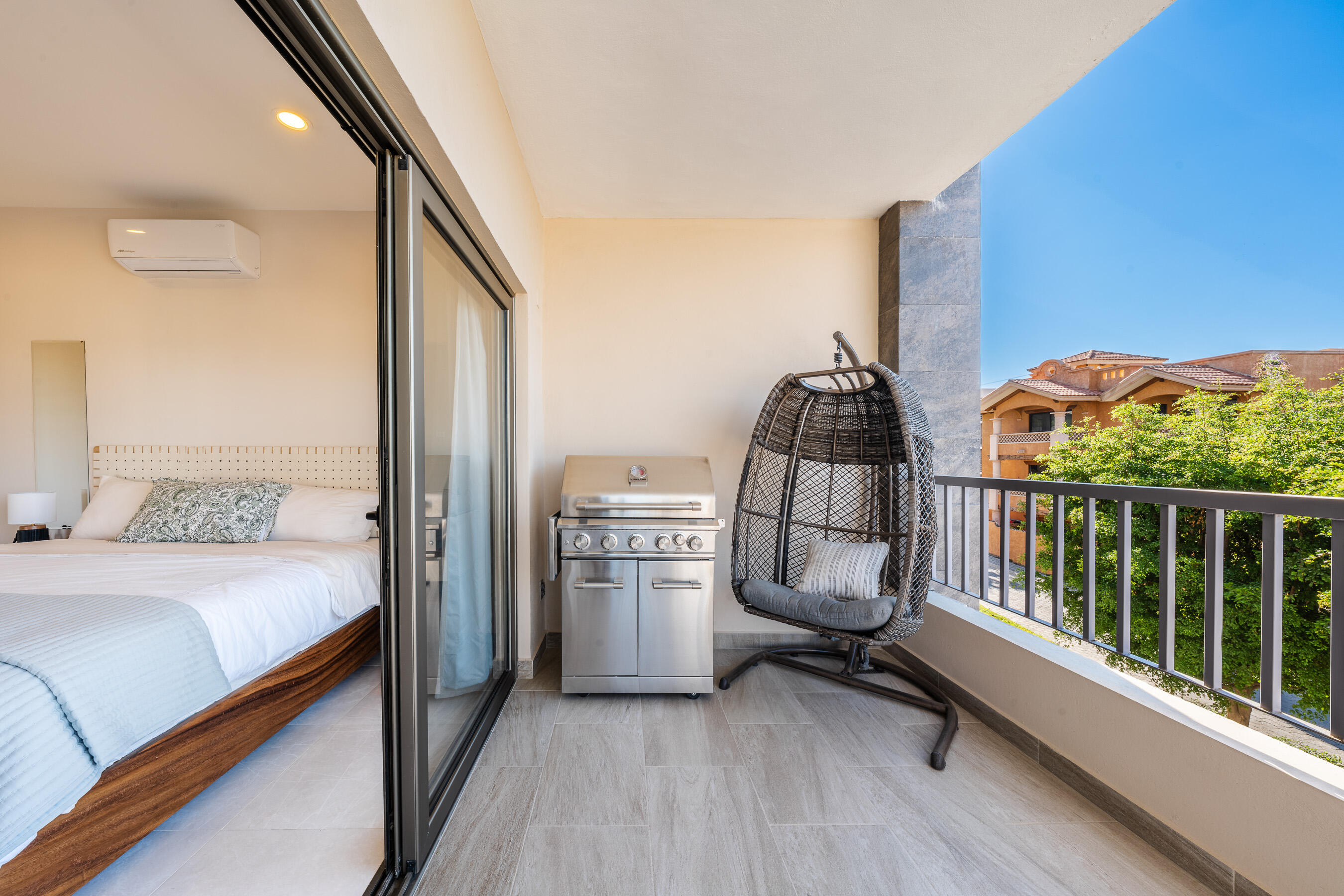 1107 Beautifully Furnished 2 Bdrm, Costa Mare