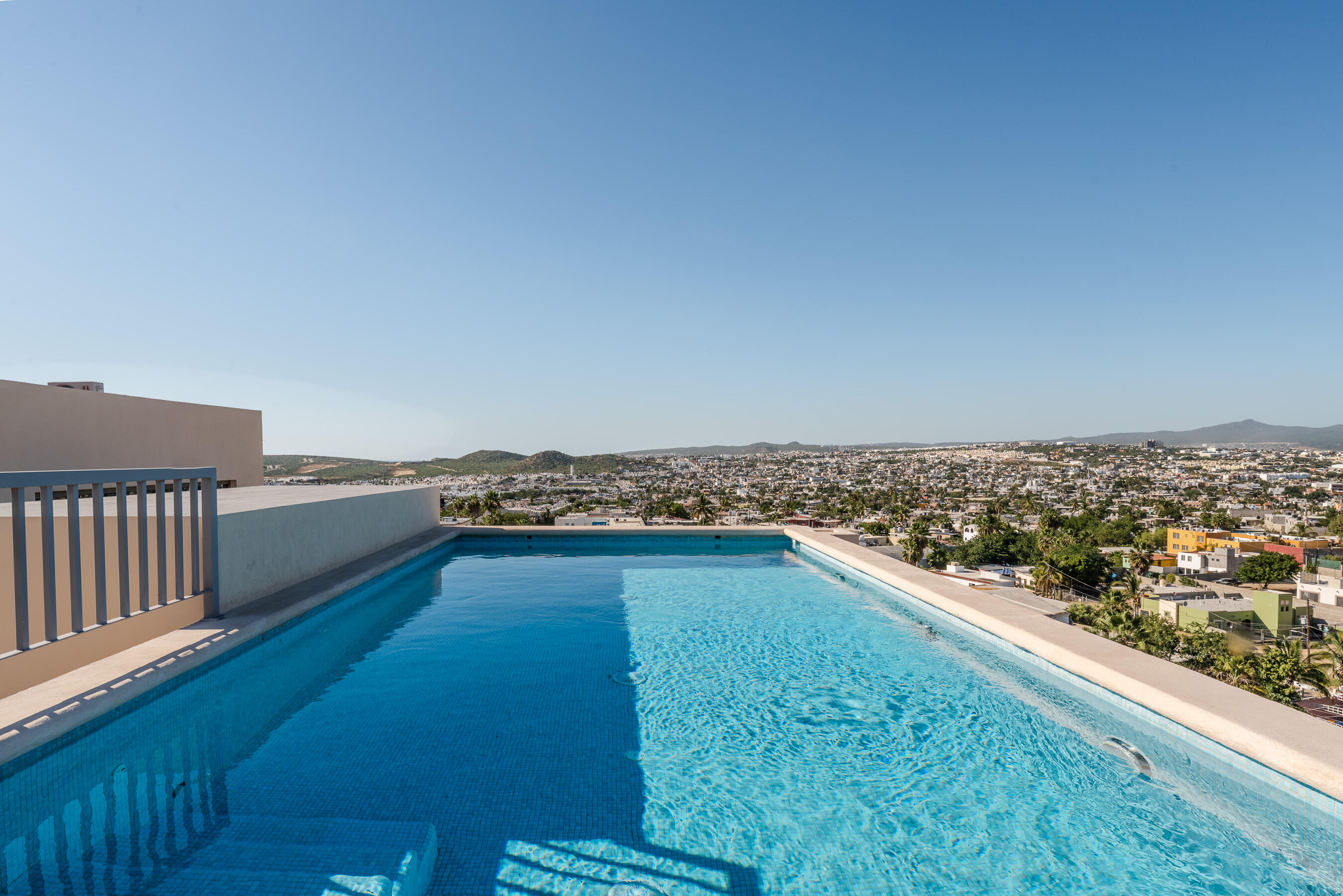 1107 Beautifully Furnished 2 Bdrm, Costa Mare