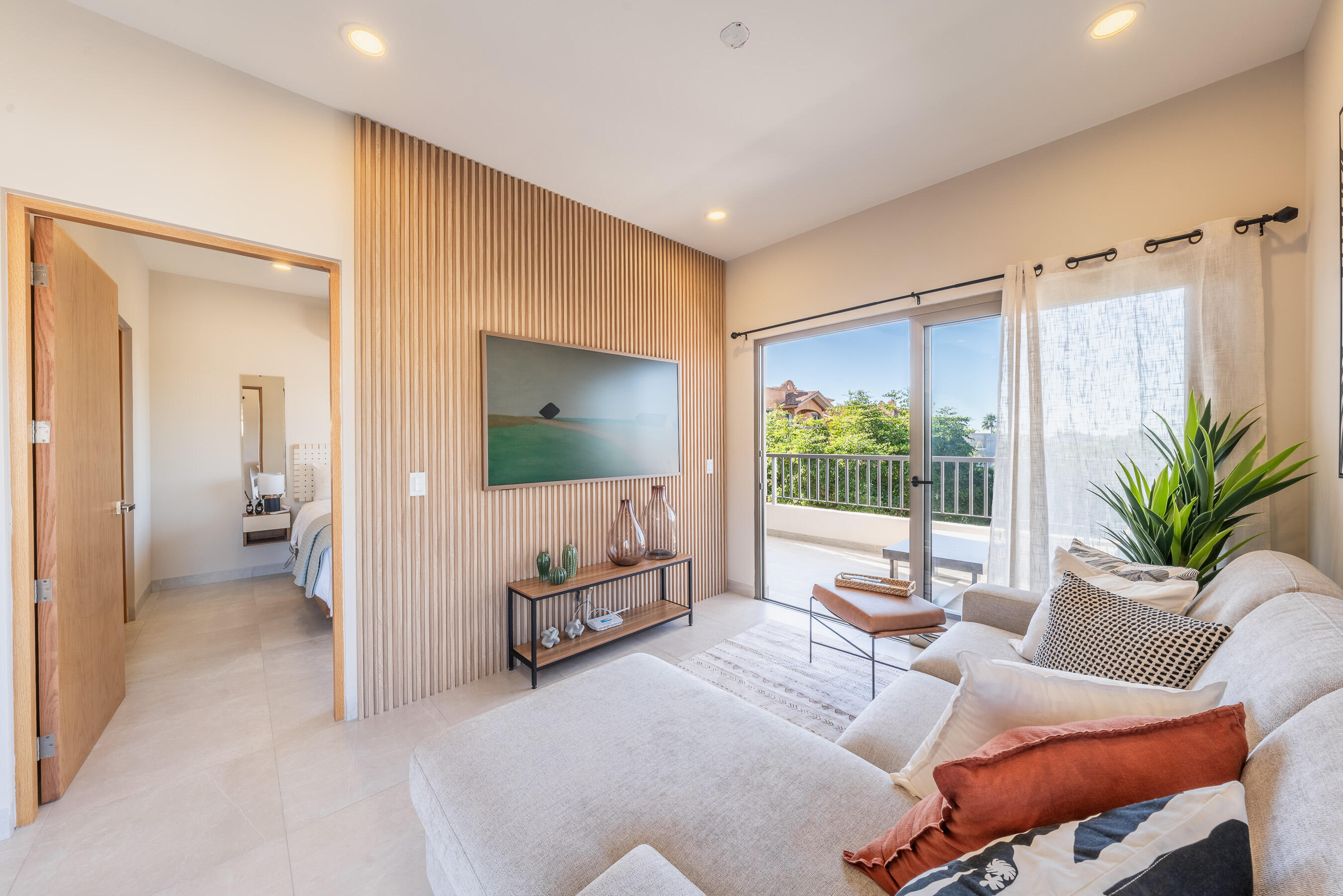 1107 Beautifully Furnished 2 Bdrm, Costa Mare