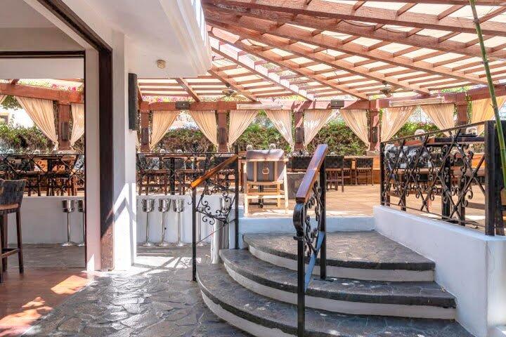 130 Avenida del Pescador, Bahia Hotel Medano