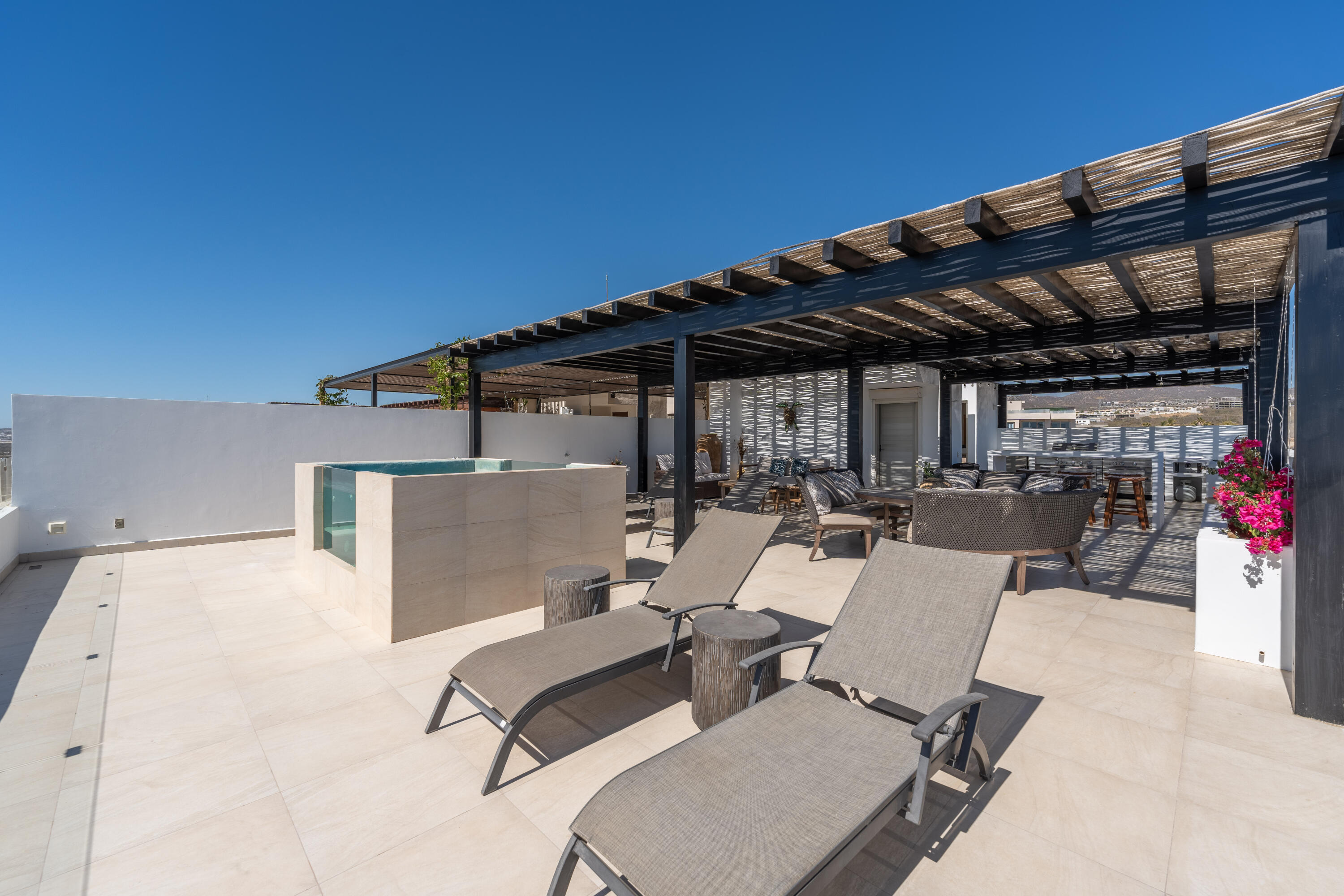 Vista Vela II Penthouse