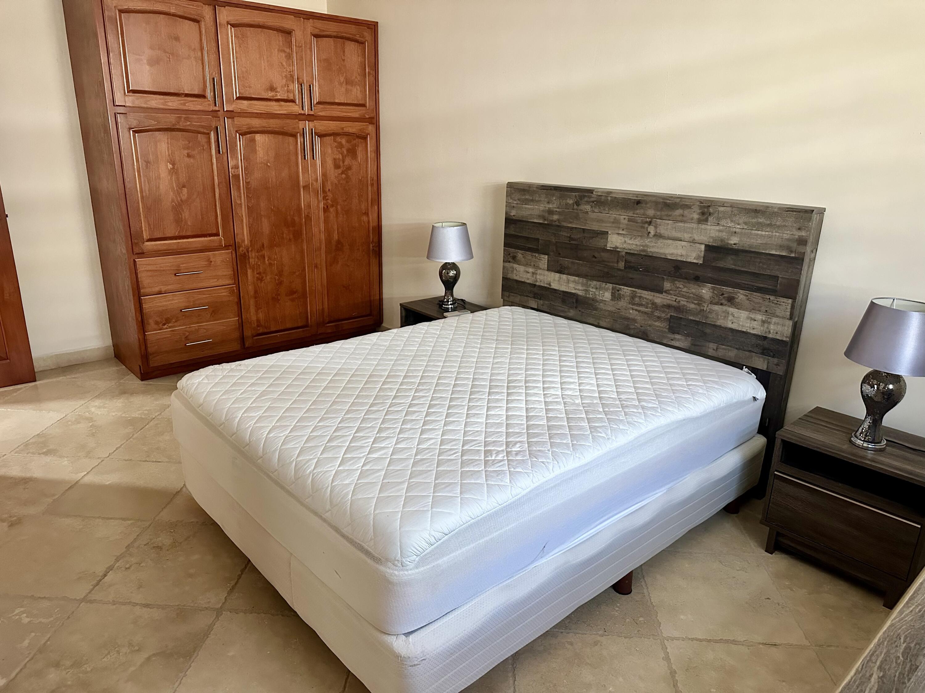 Carretera transpeninsular, Gringo hills compound