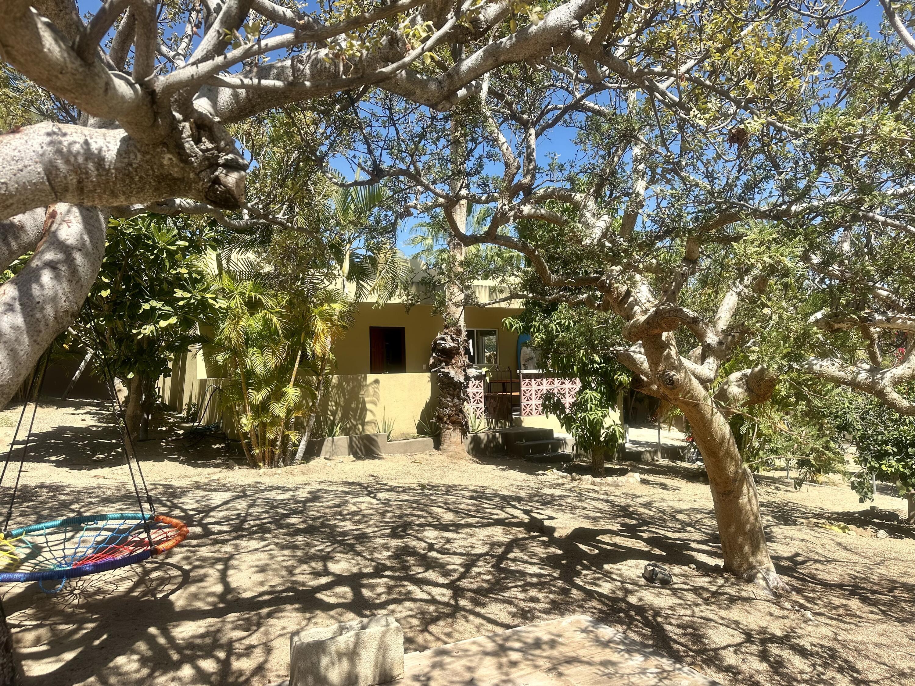 Carretera transpeninsular, Gringo hills compound