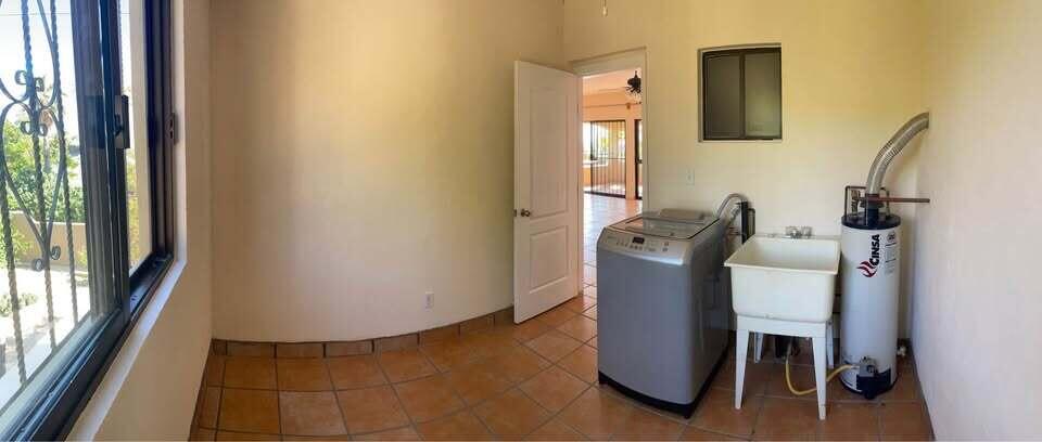 Carretera transpeninsular, Gringo hills compound