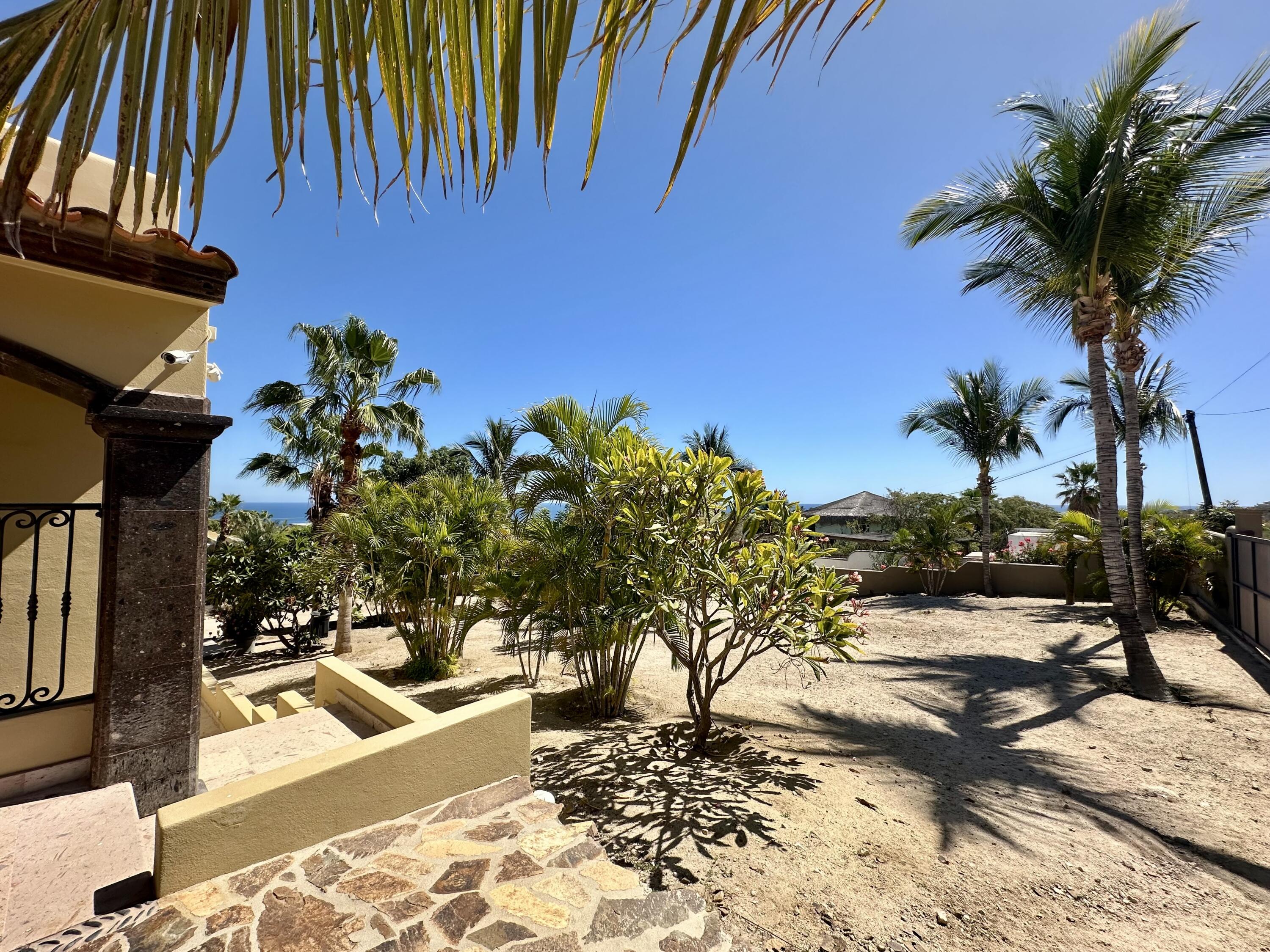 Carretera transpeninsular, Gringo hills compound