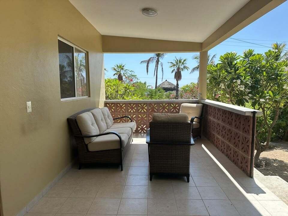 Carretera transpeninsular, Gringo hills compound