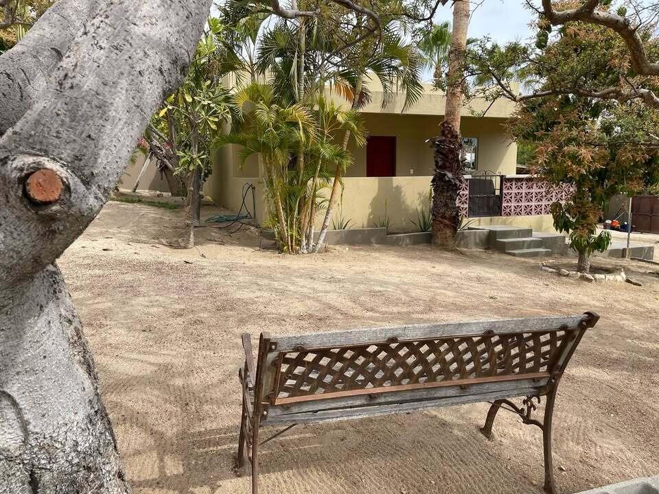 Carretera transpeninsular, Gringo hills compound