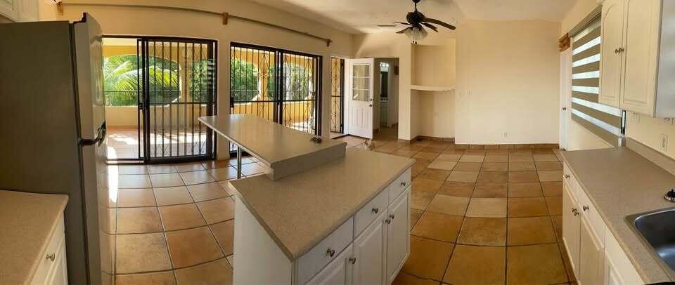 Carretera transpeninsular, Gringo hills compound