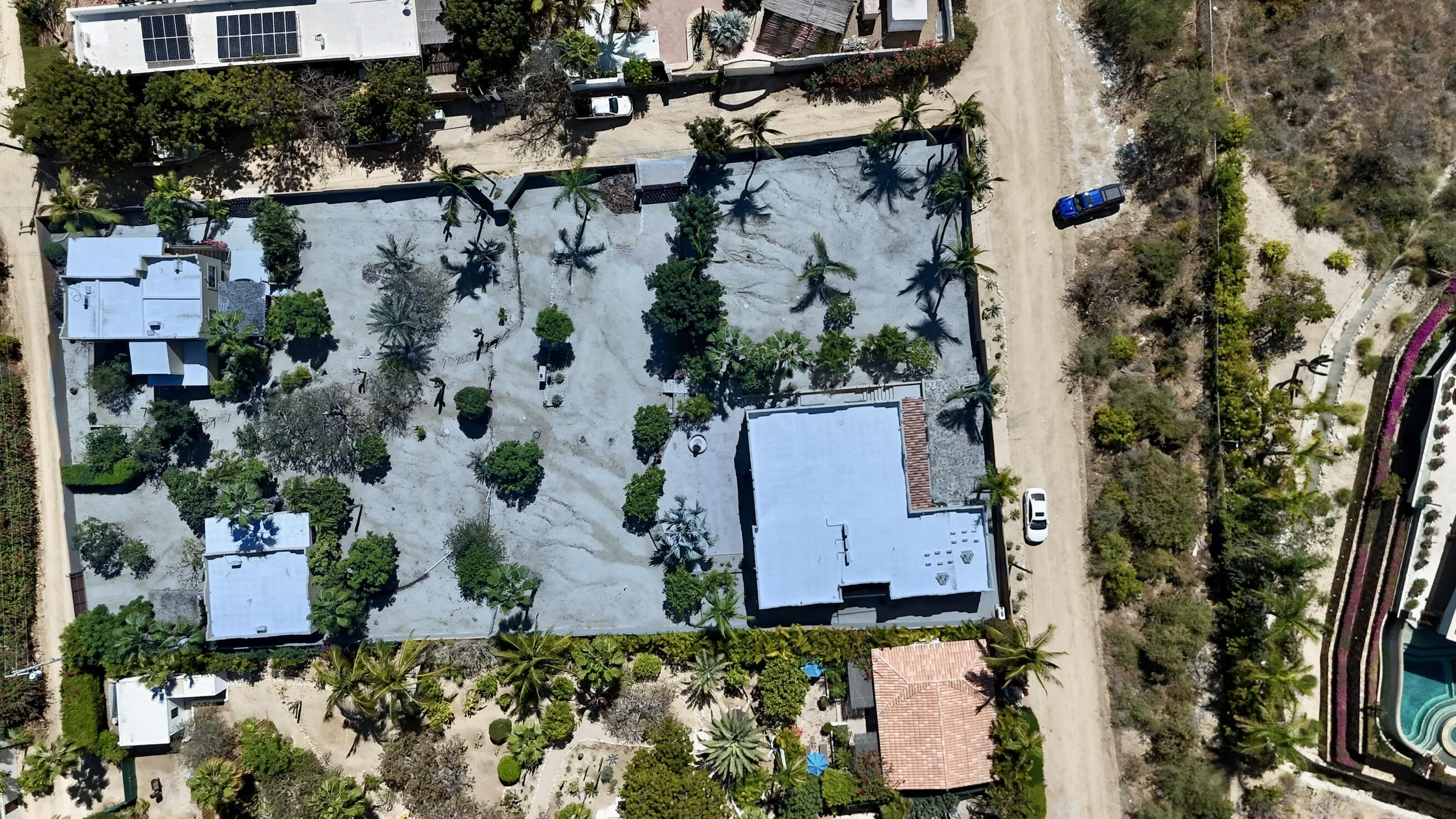 Carretera transpeninsular, Gringo hills compound