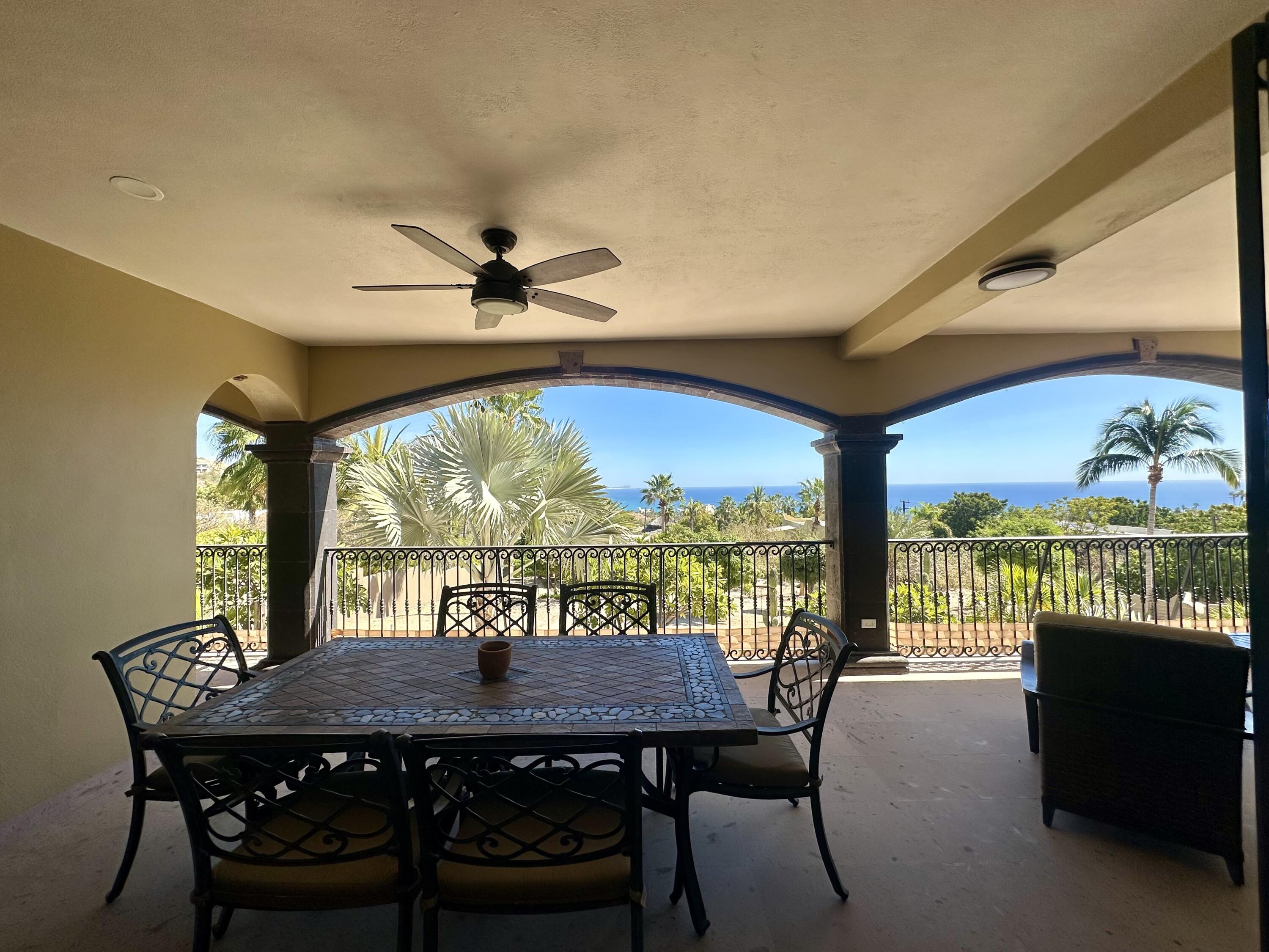 Carretera transpeninsular, Gringo hills compound