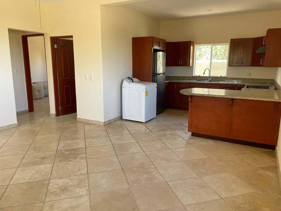 Carretera transpeninsular, Gringo hills compound