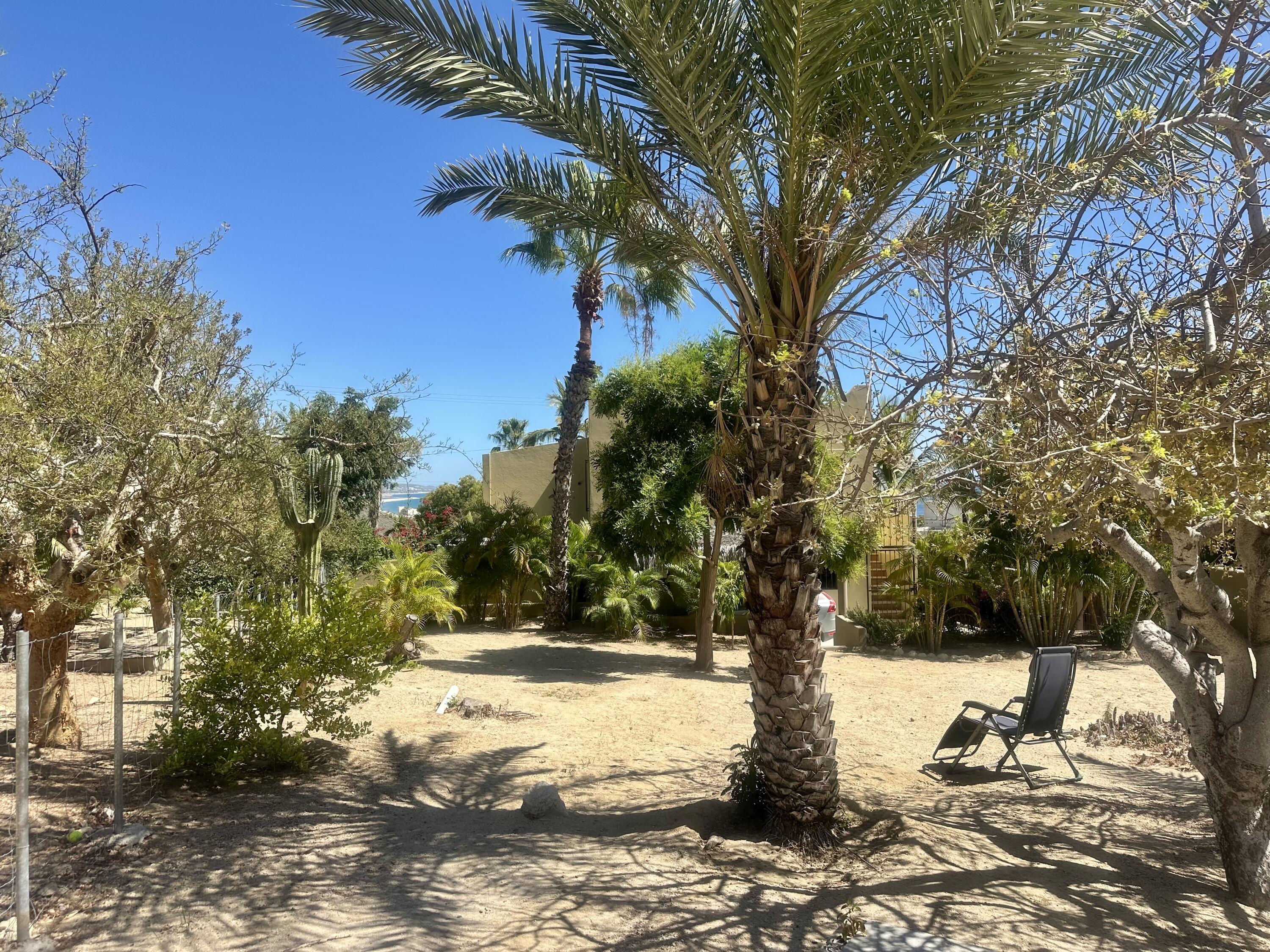 Carretera transpeninsular, Gringo hills compound