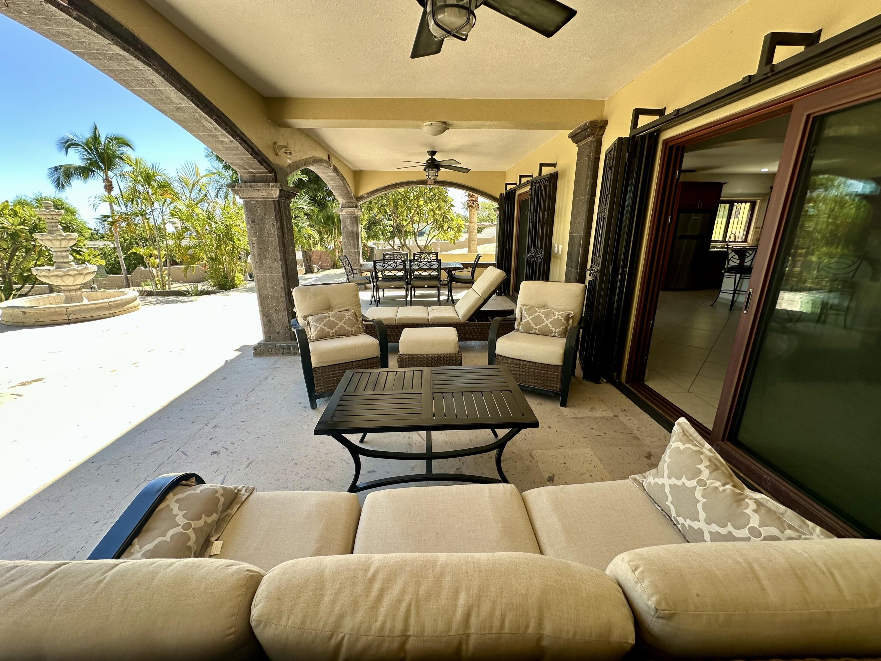 Carretera transpeninsular, Gringo hills compound