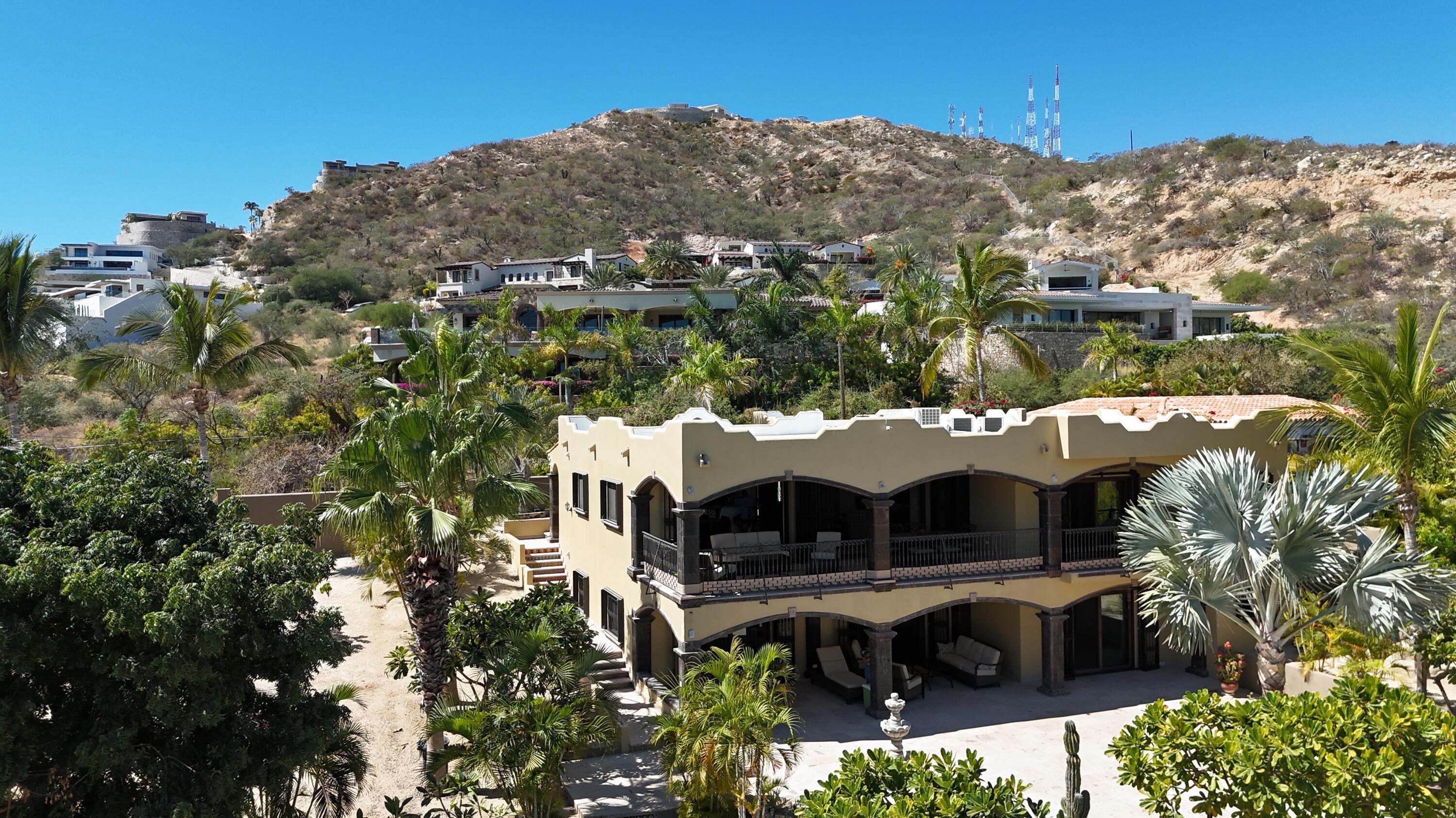 Carretera transpeninsular, Gringo hills compound