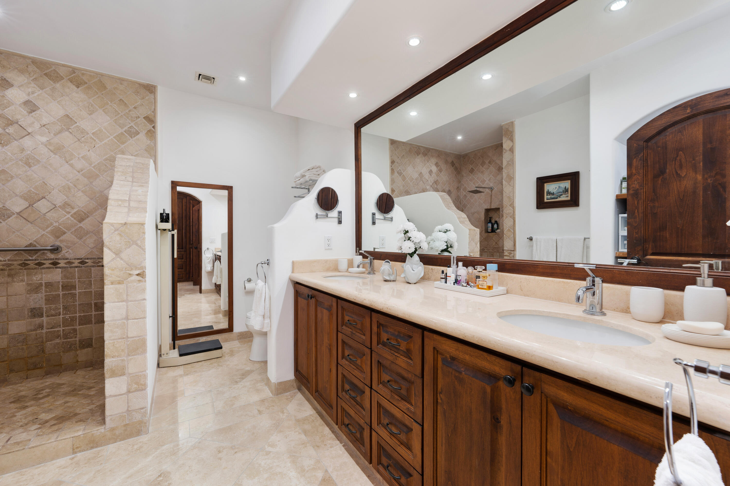 PH, El Encanto De La Laguna