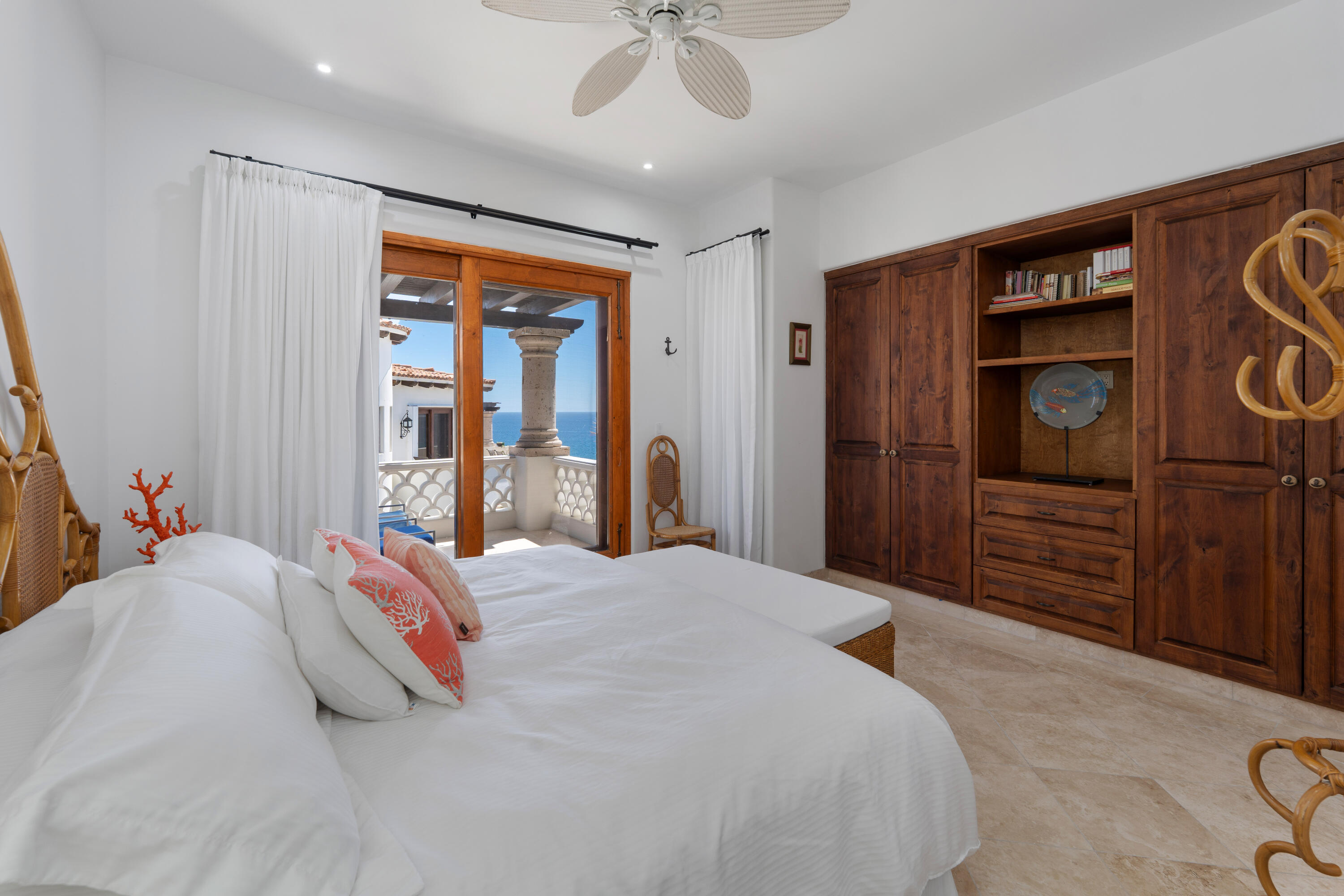 PH, El Encanto De La Laguna