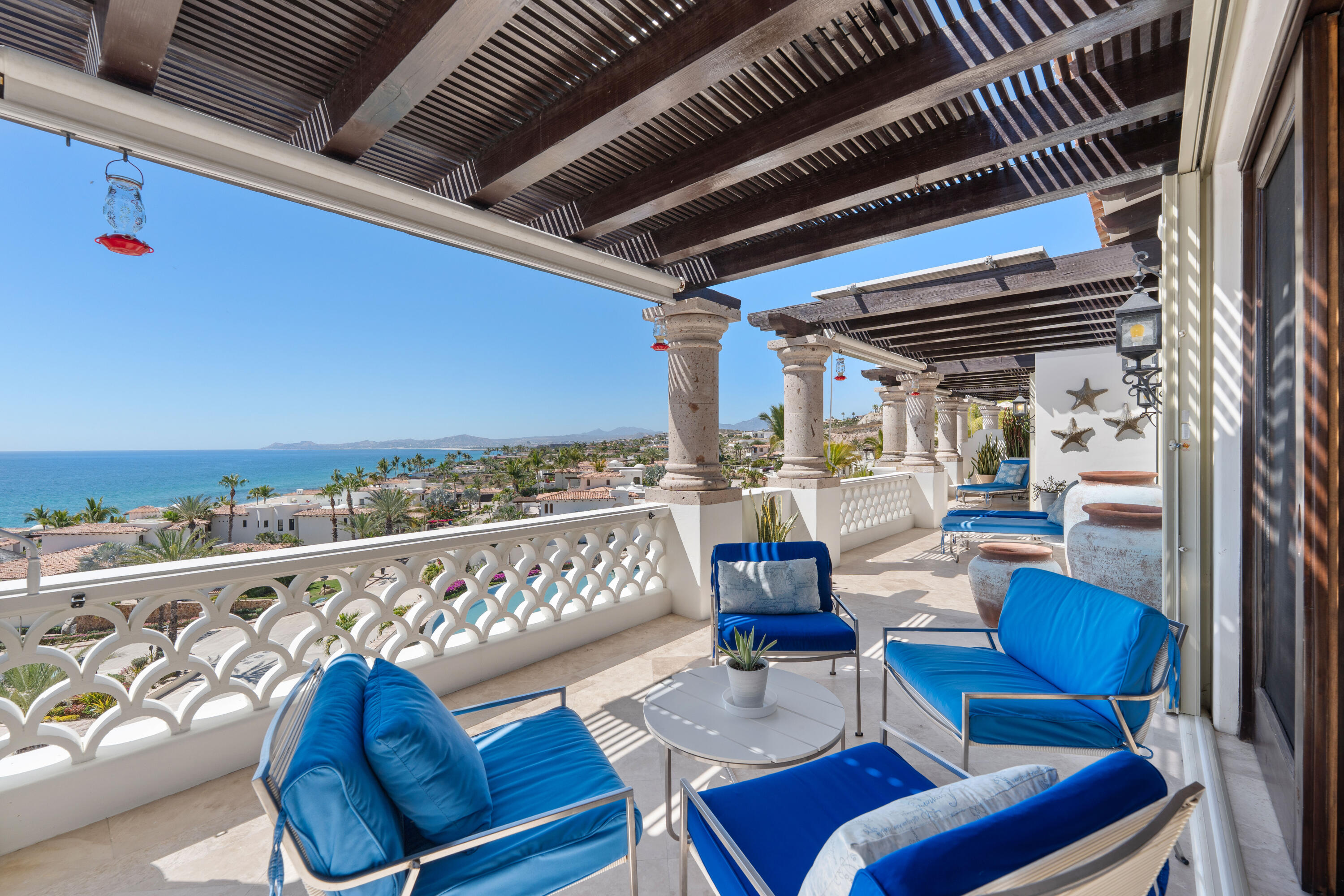 PH, El Encanto De La Laguna