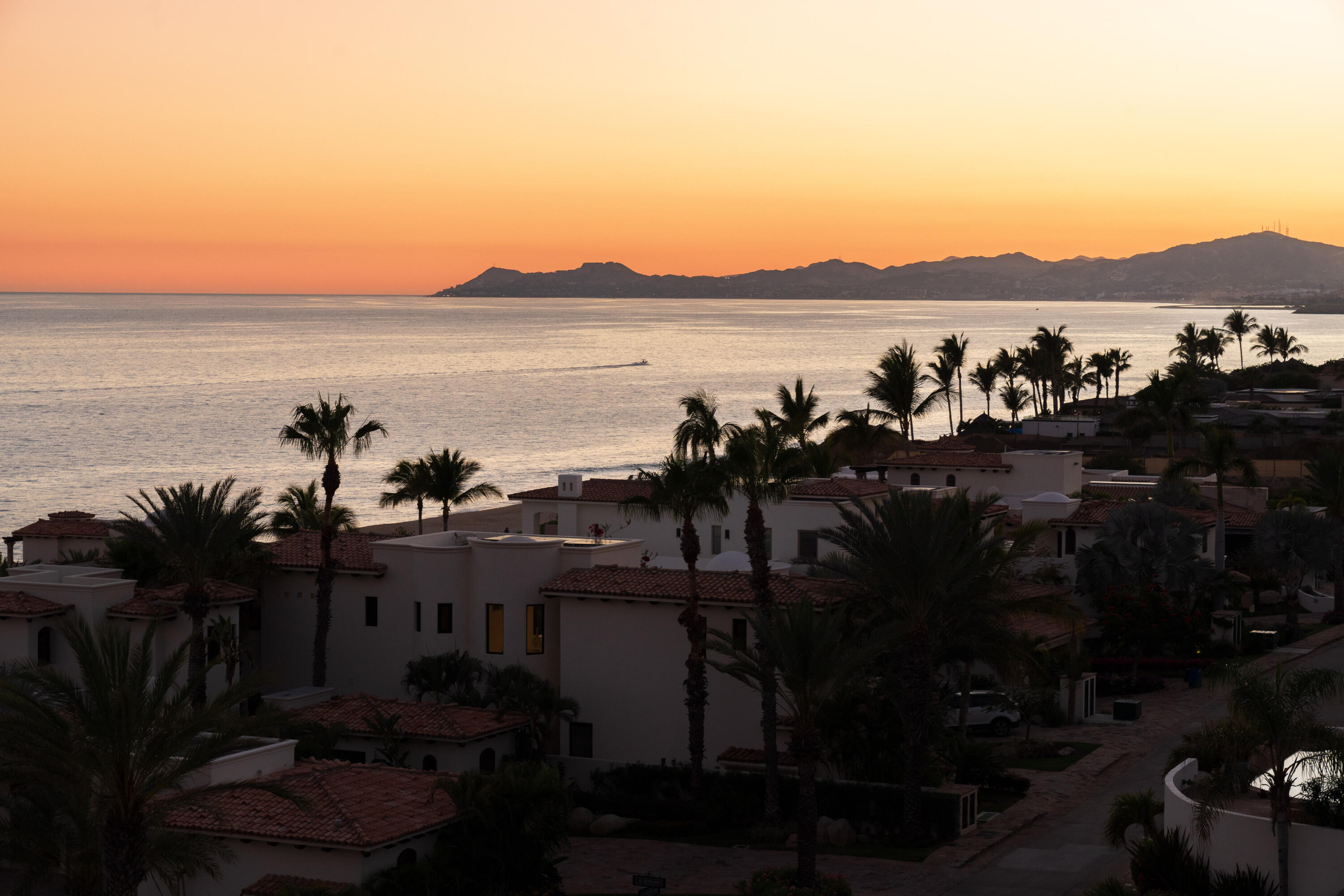 PH, El Encanto De La Laguna