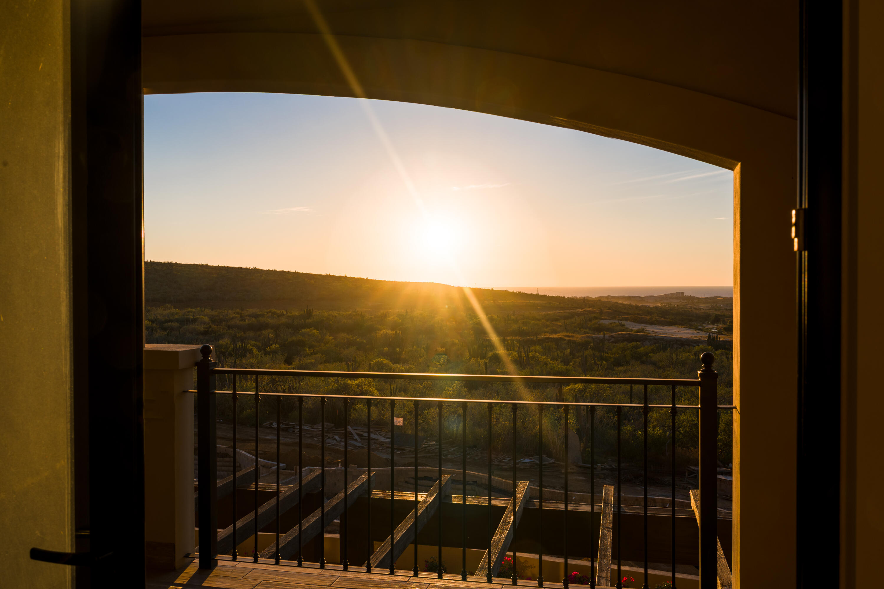 Golf Ocean Sunset View 2 BED