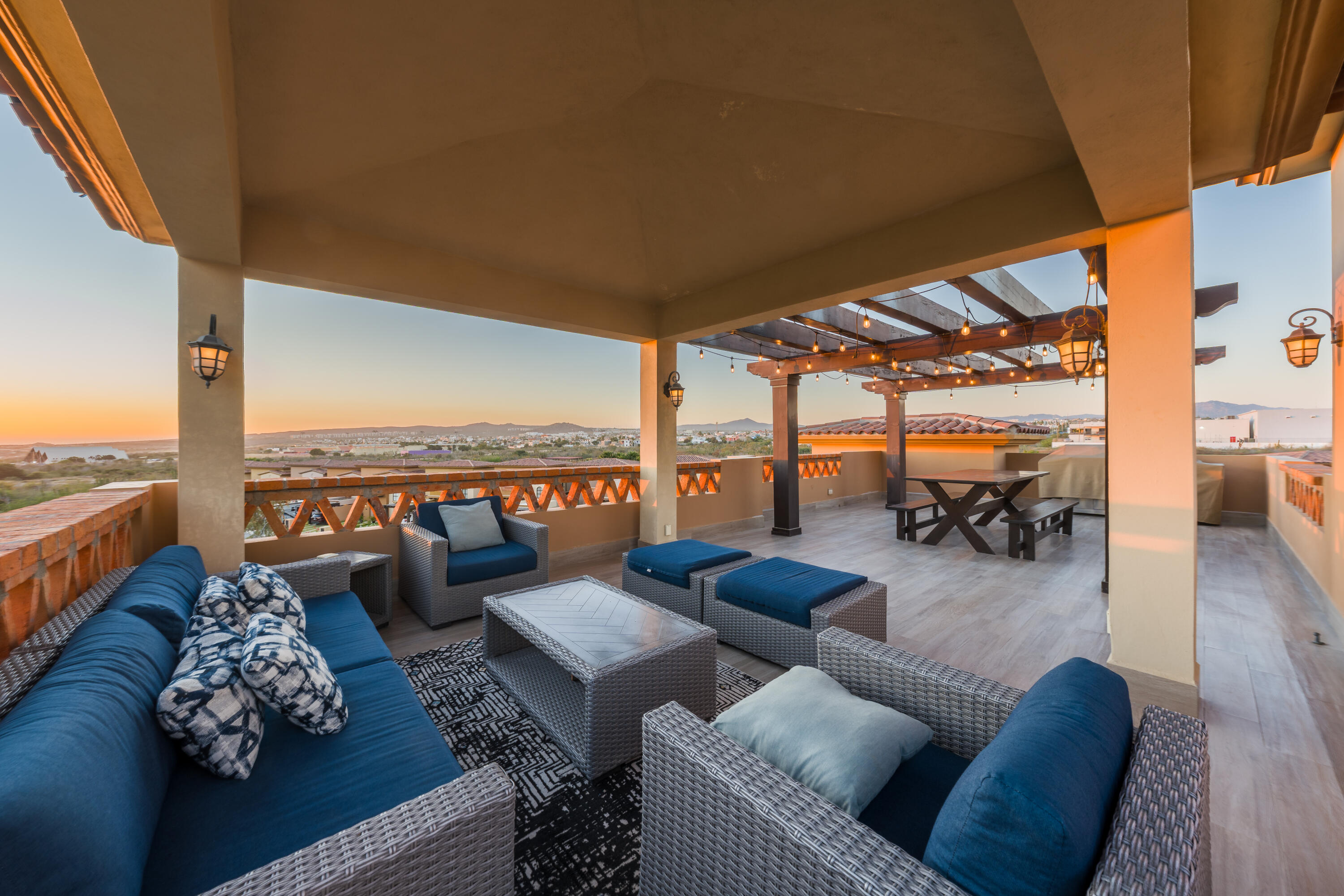 Ocean & Sunset PH w Rooftop