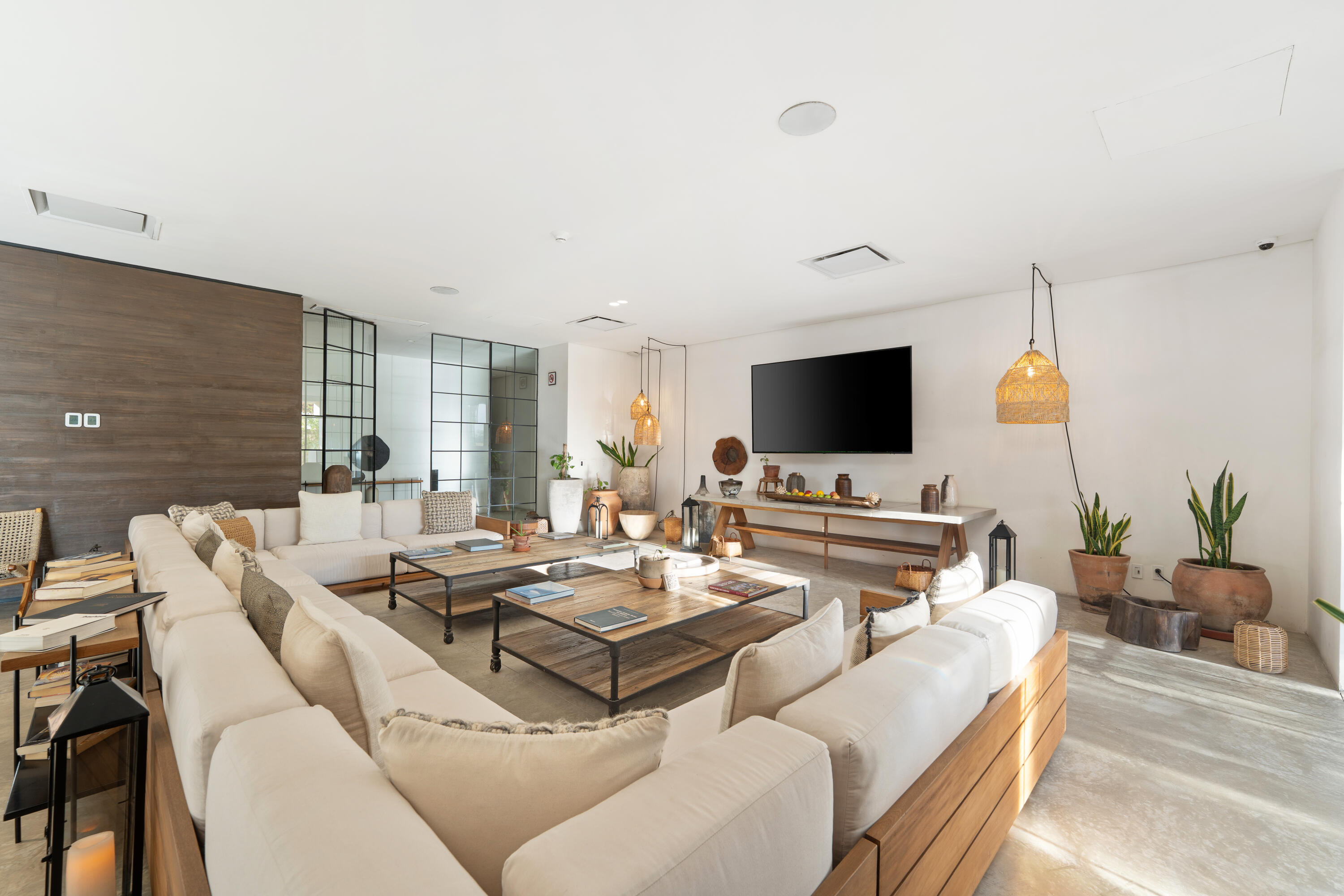 Hacienda Phase II, 1 Homes