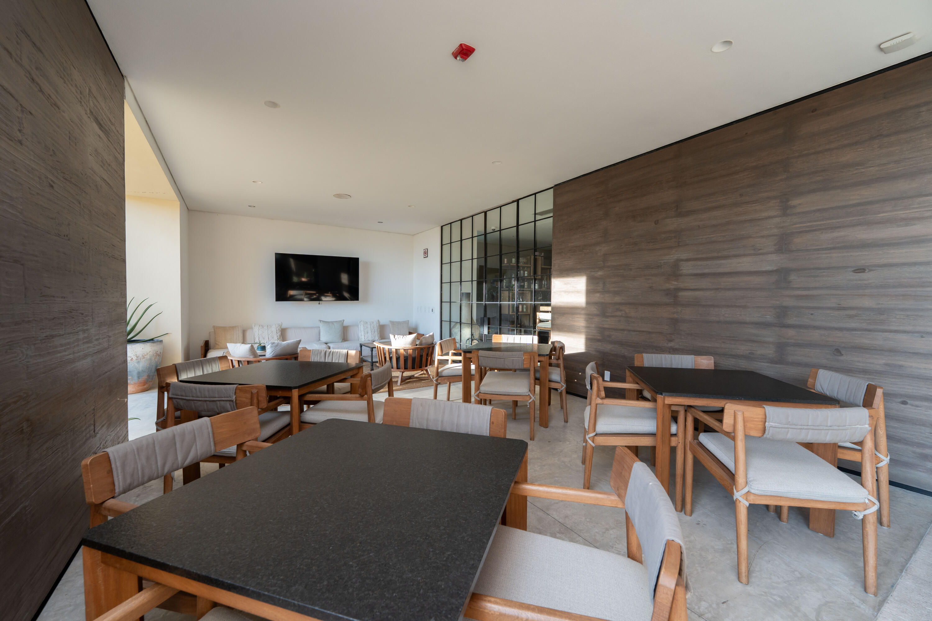 Hacienda Phase II, 1 Homes