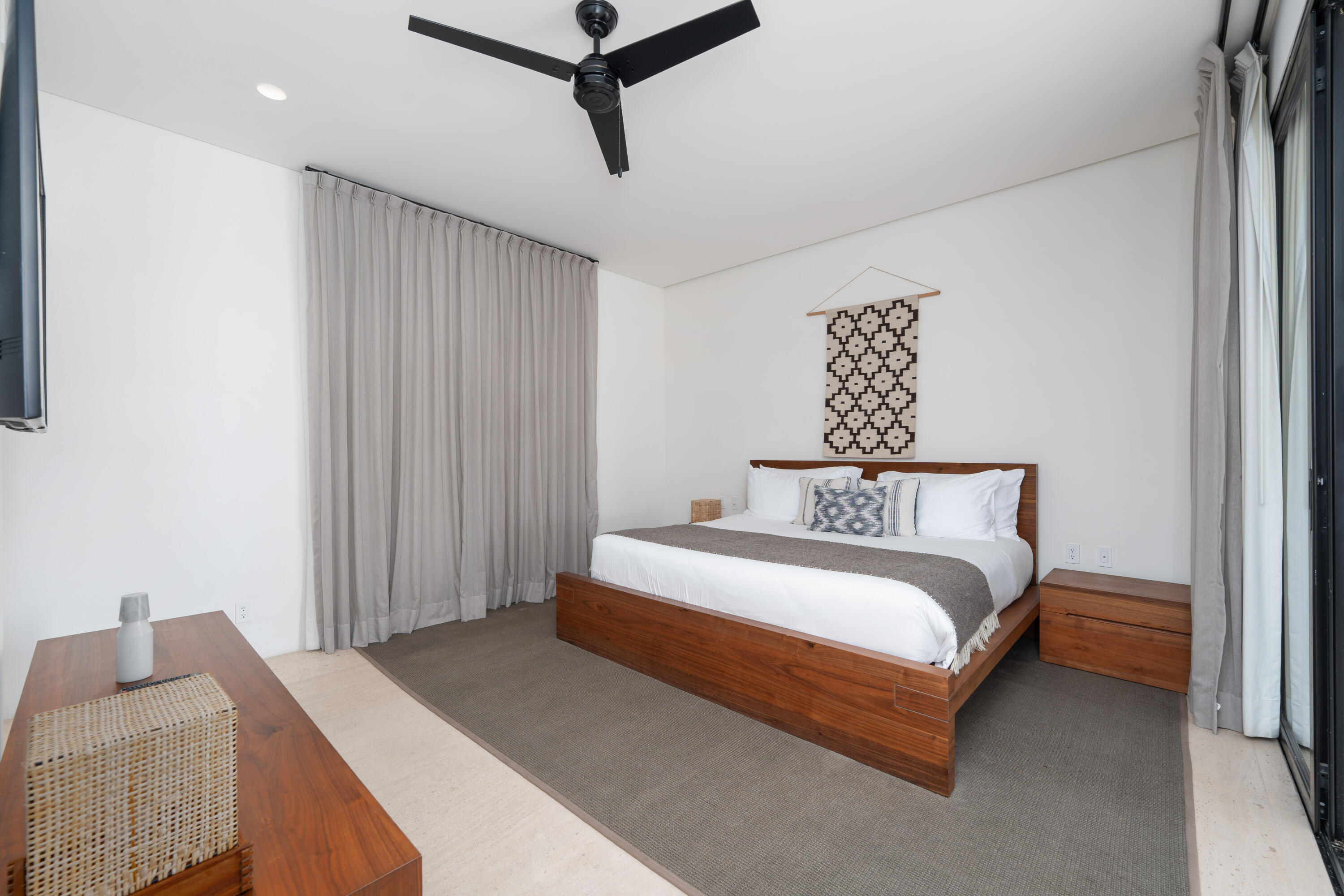 Hacienda Phase II, 1 Homes