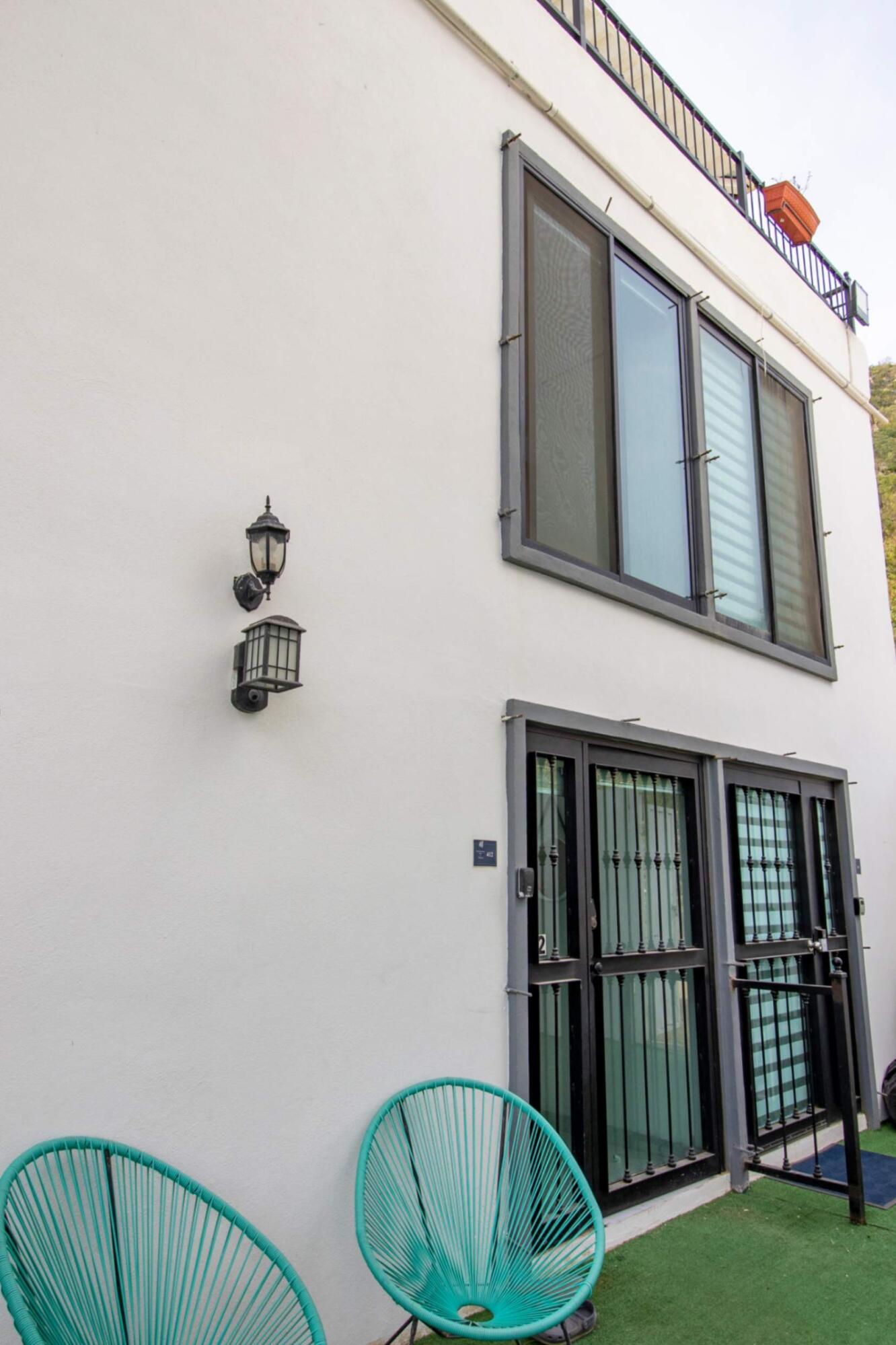 1921 C. 8 De Octubre, Boho Chic Condo