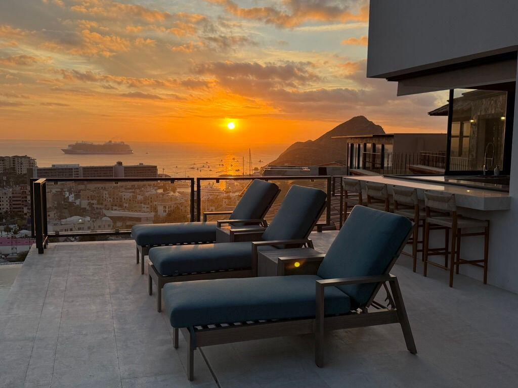 Cam. Grande, Casa Q