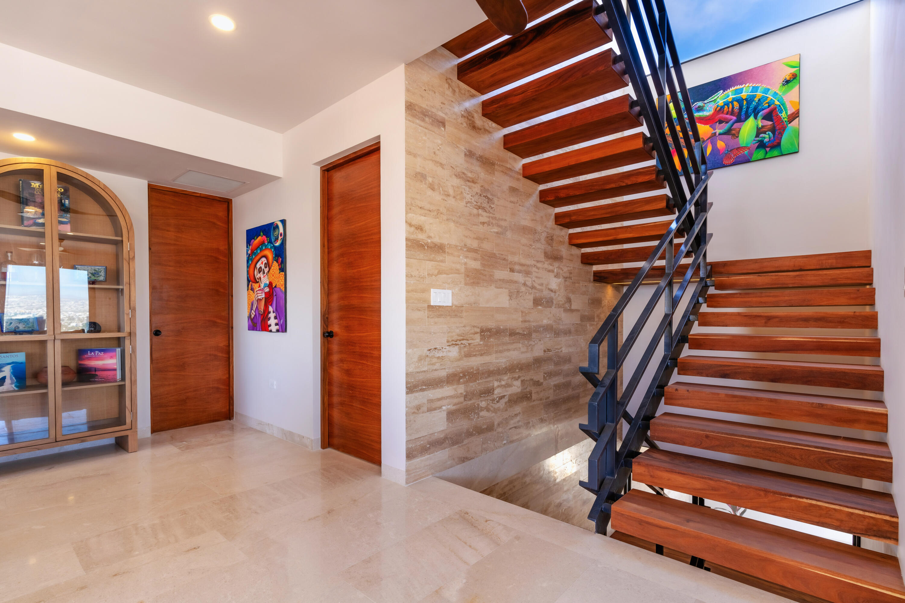 Cam. Grande, Casa Q