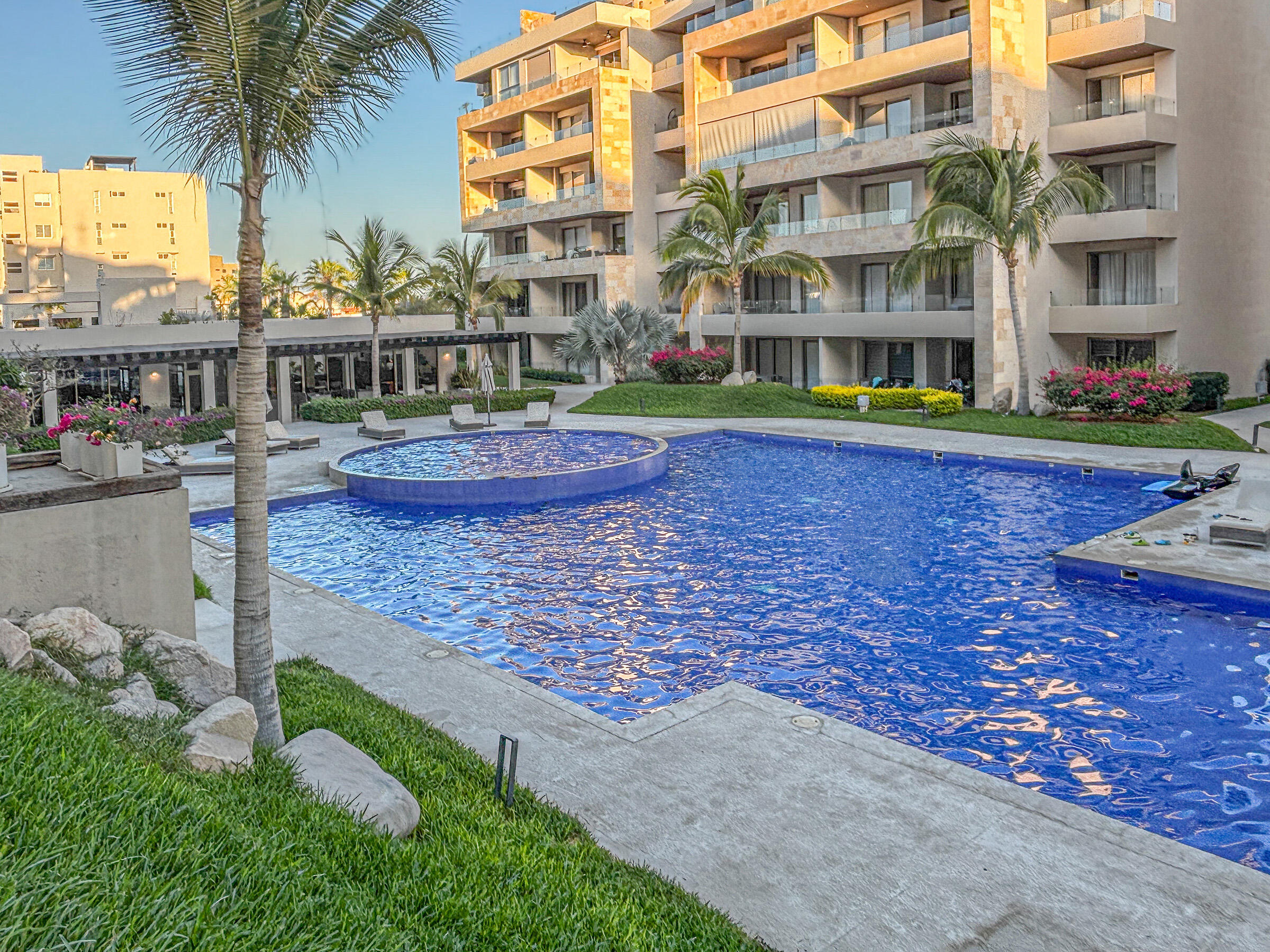 Vista Vela 3, Turnkey Condo