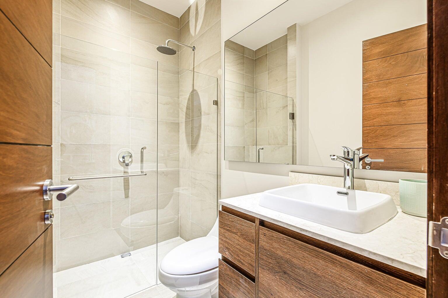 Vista Vela 3, Turnkey Condo