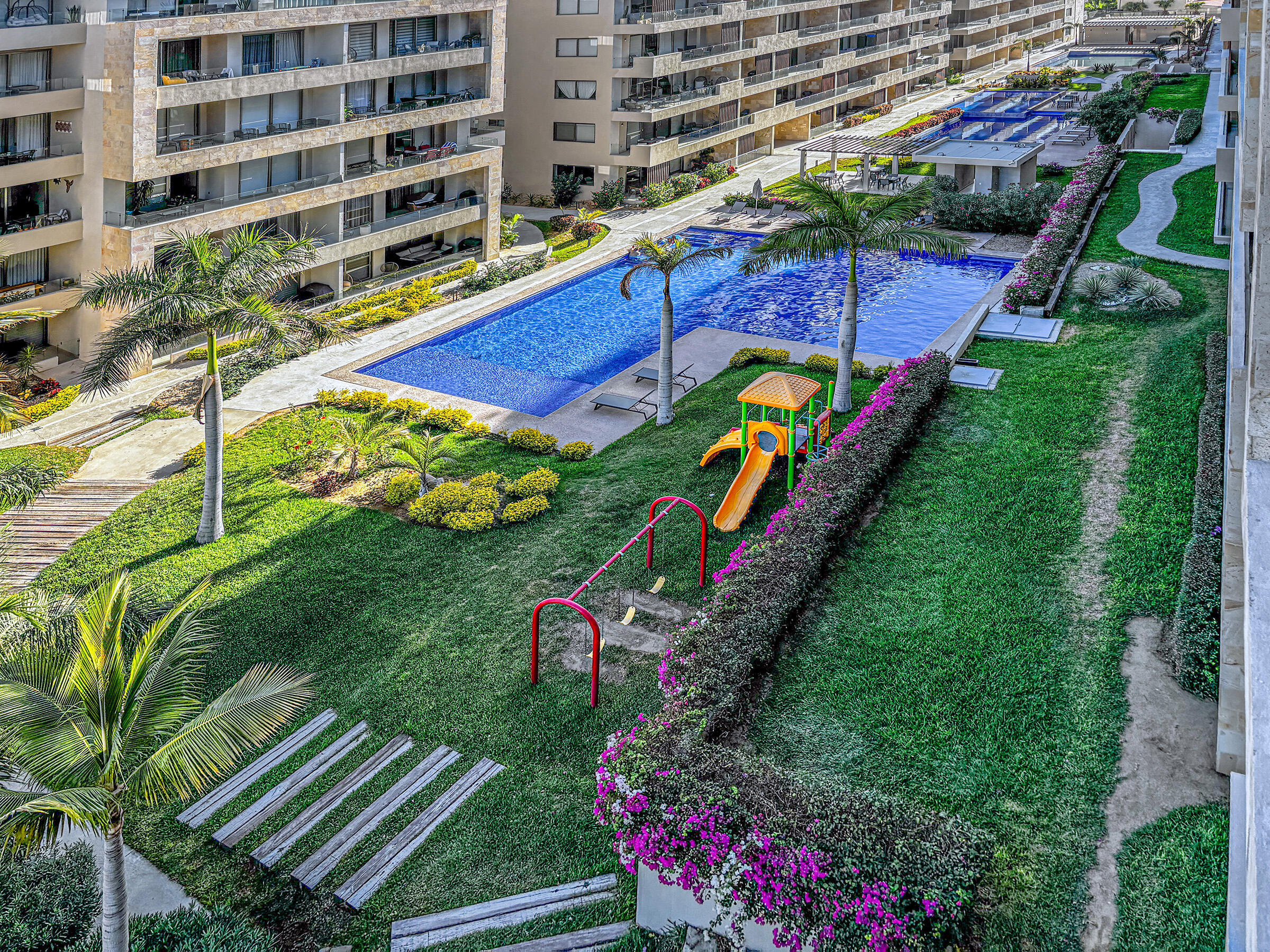 Vista Vela 3, Turnkey Condo