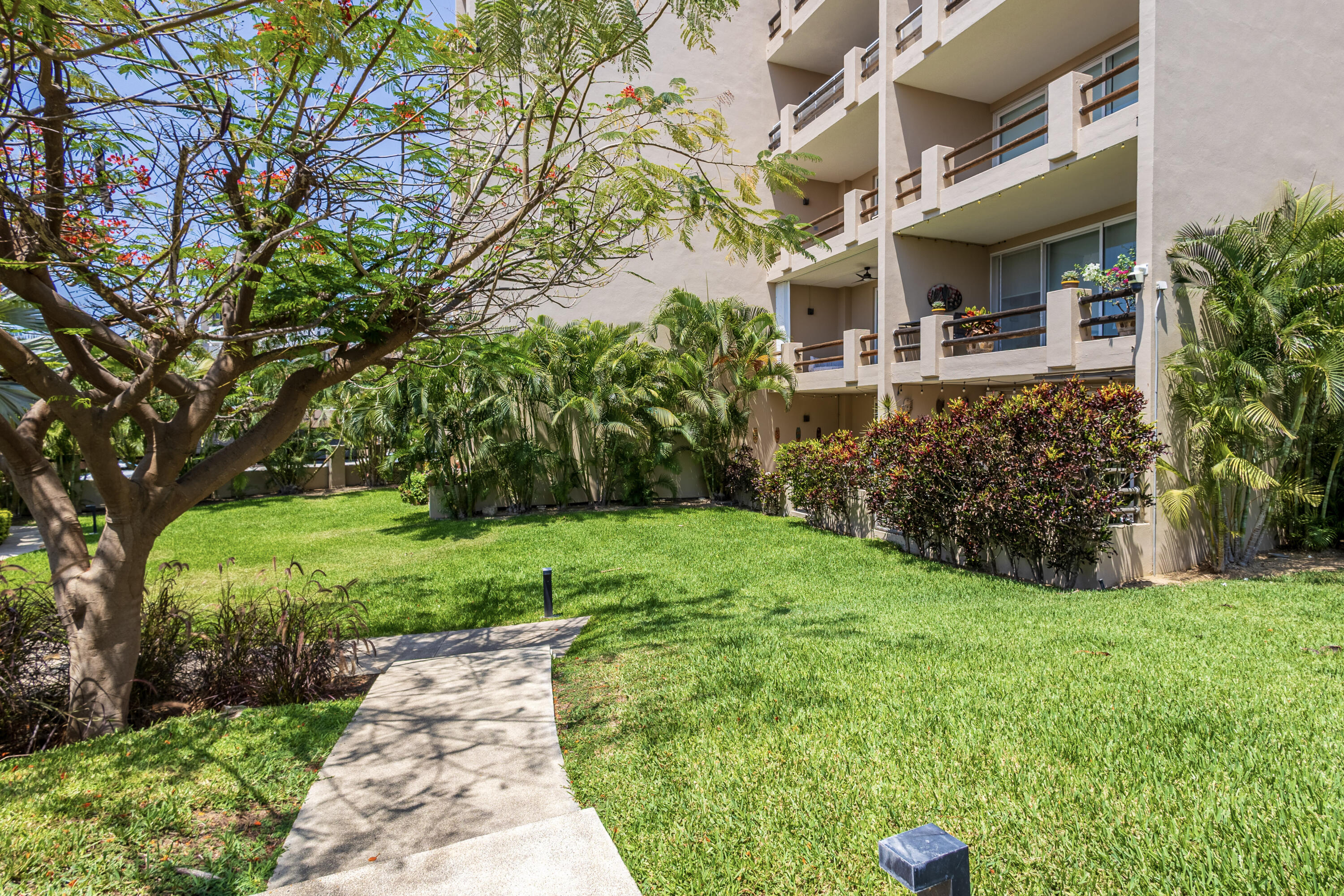 702 P. De Las Misiones, El Mirador B101