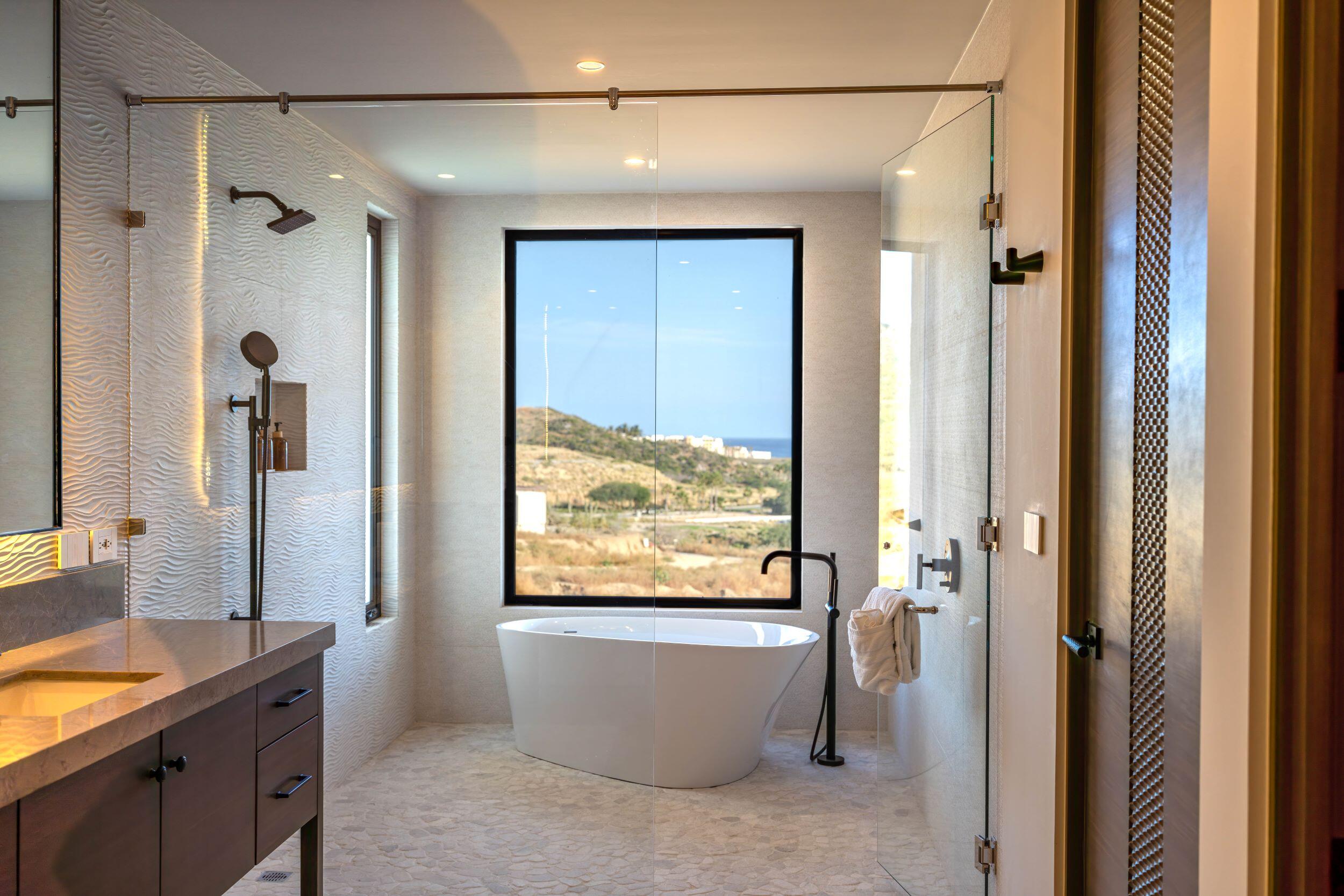 Penthouse Alvar in Quivira Los Cabos, Oceanview Luxury 4 Bdrm Condo