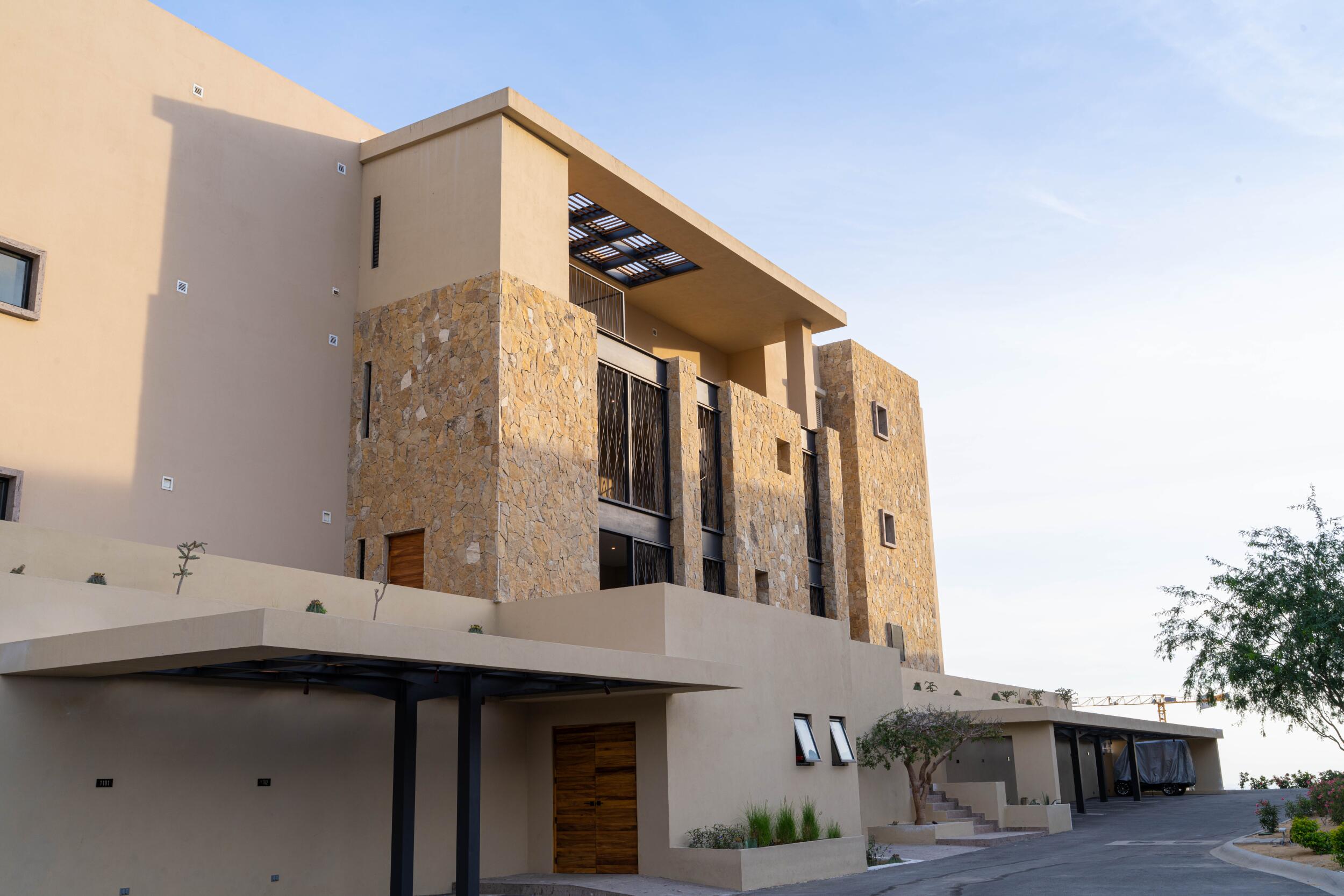 Penthouse Alvar in Quivira Los Cabos, Oceanview Luxury 4 Bdrm Condo