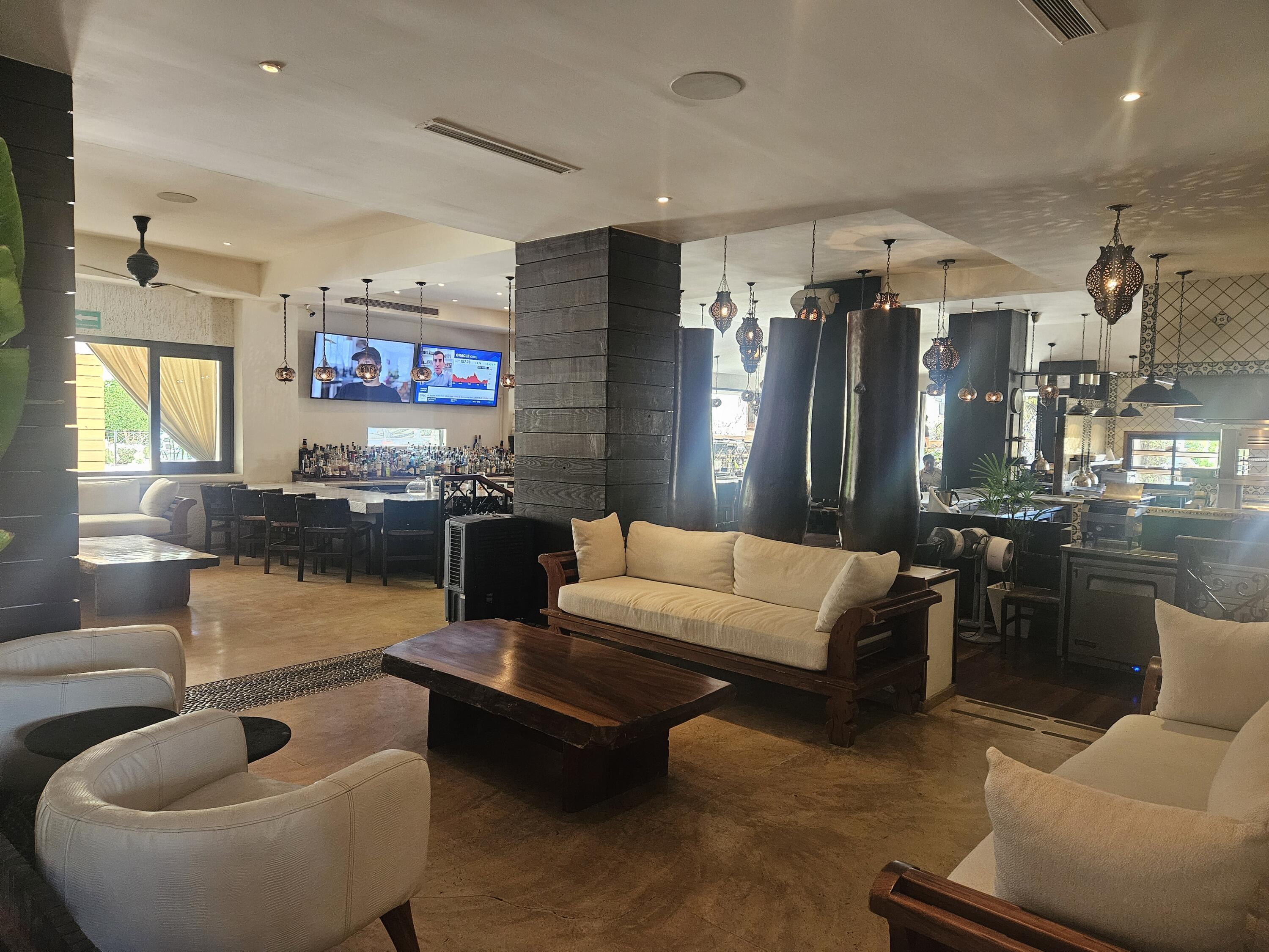 #523 130 Avenida del Pescador, Condo Lucia