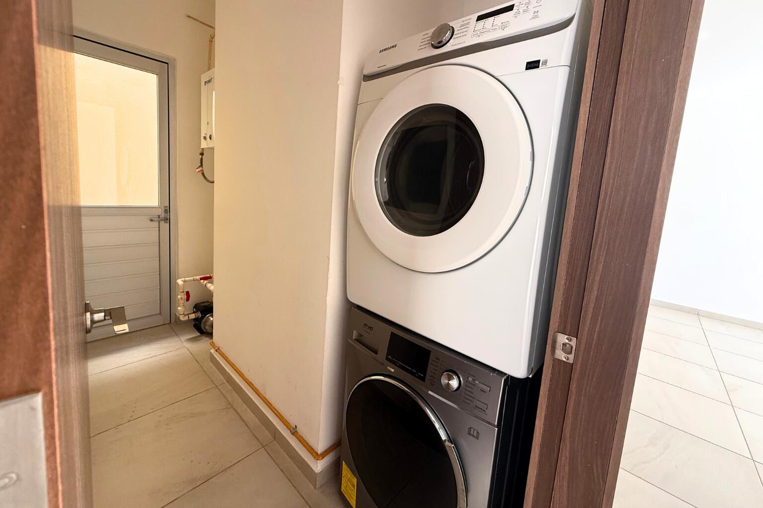 Jacarandas, Palmitos Residencial 2BR Condo