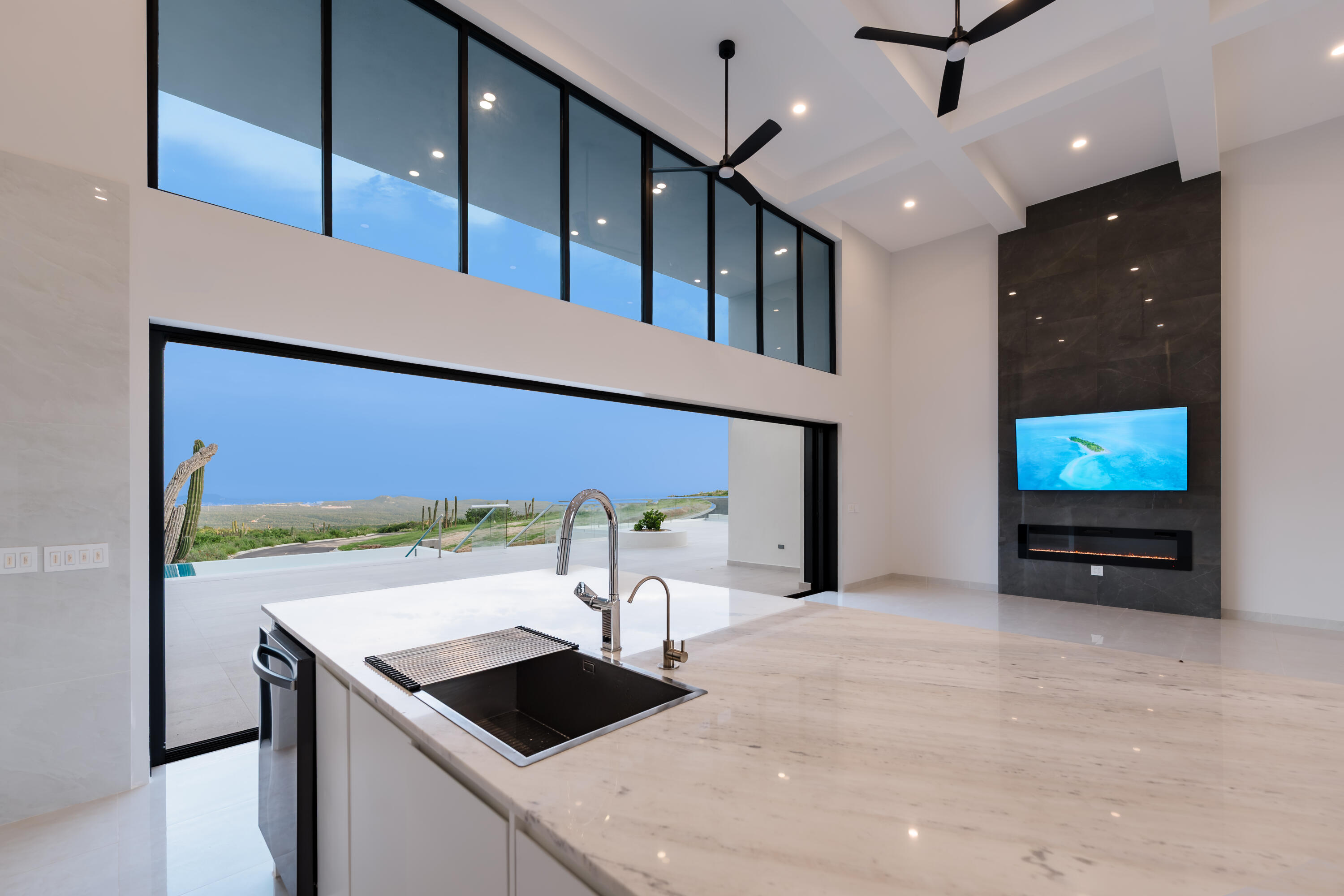 Lot 7 M$ Rolling Hills, Casa Esmeralda