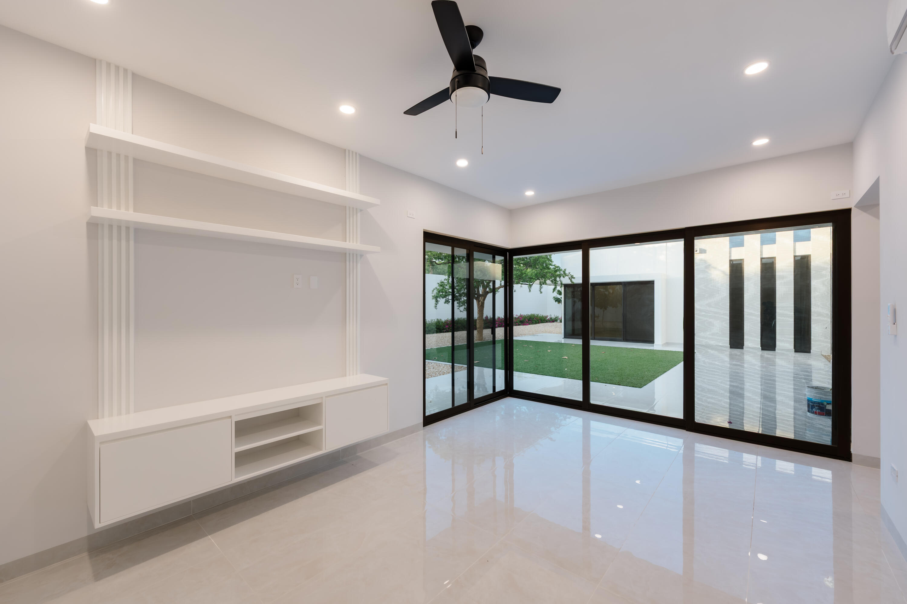 Lot 7 M$ Rolling Hills, Casa Esmeralda