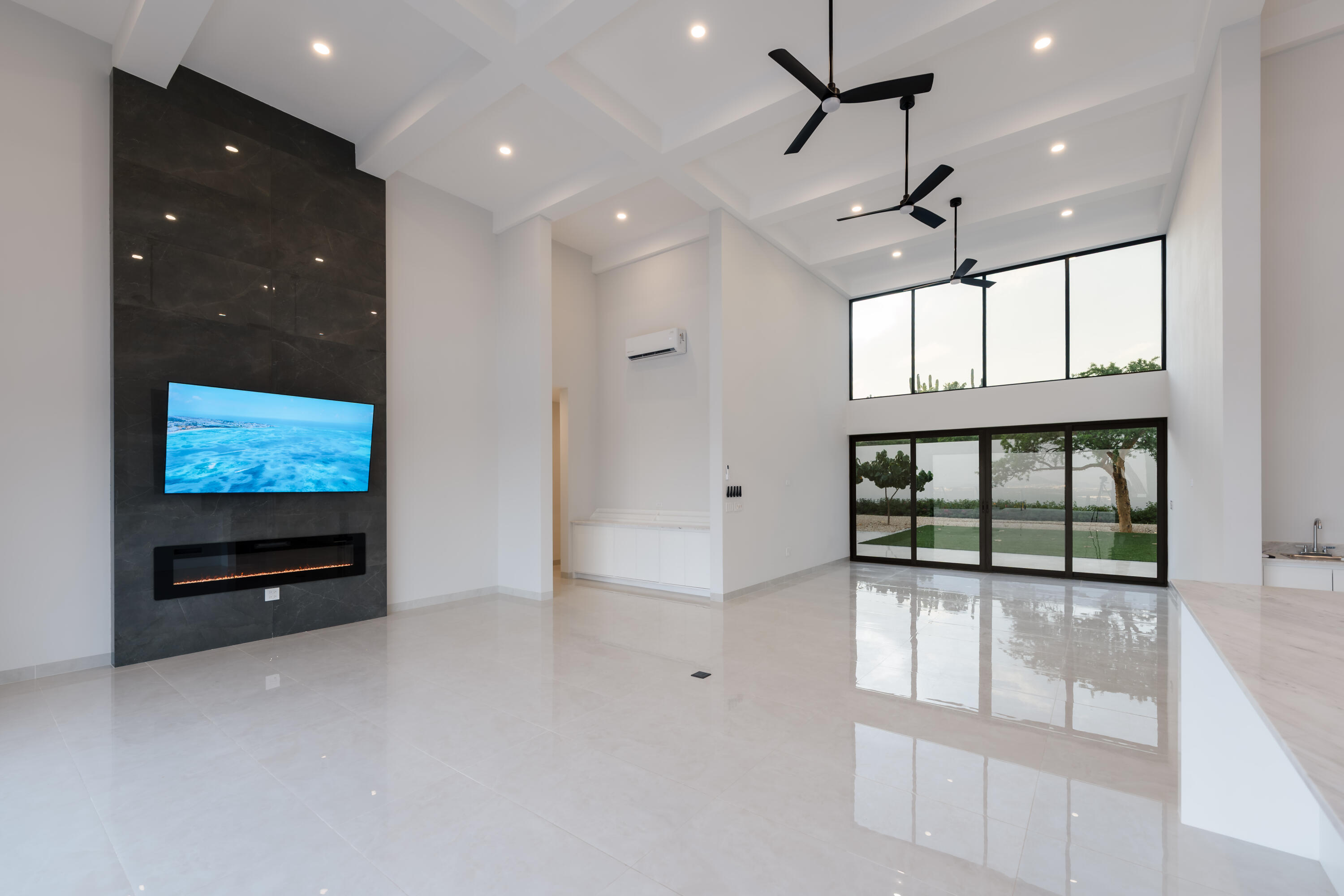 Lot 7 M$ Rolling Hills, Casa Esmeralda