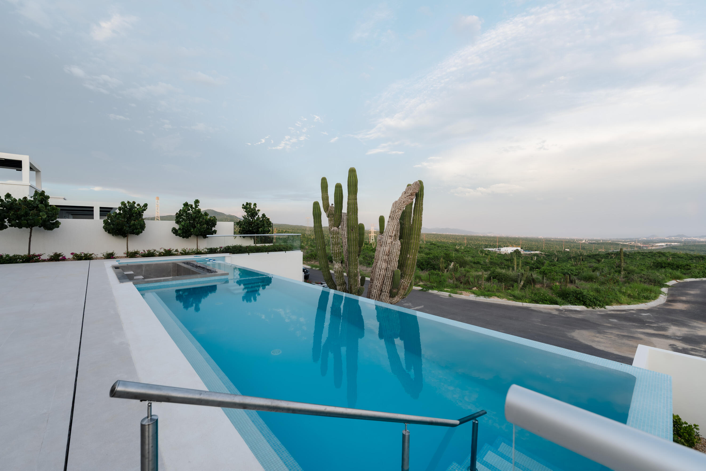 Lot 7 M$ Rolling Hills, Casa Esmeralda