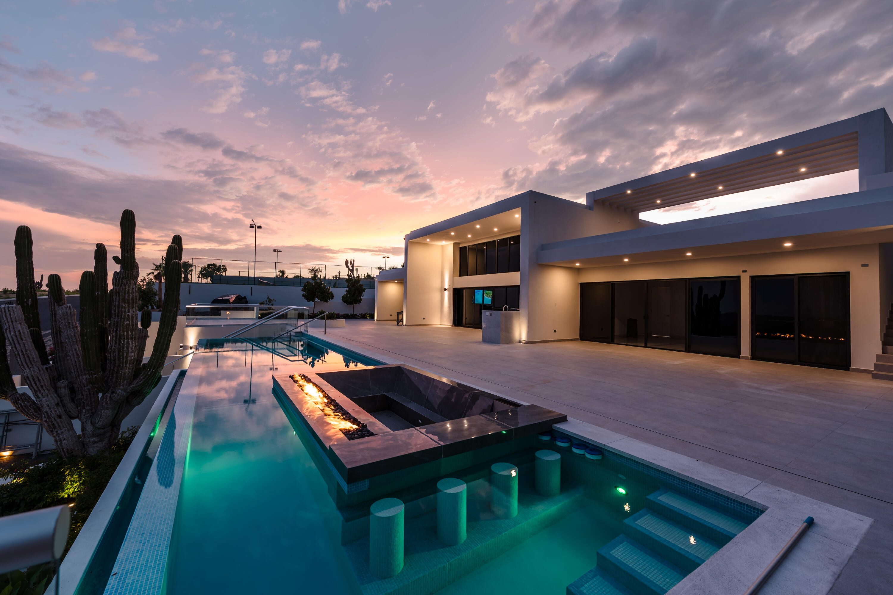 Lot 7 M$ Rolling Hills, Casa Esmeralda