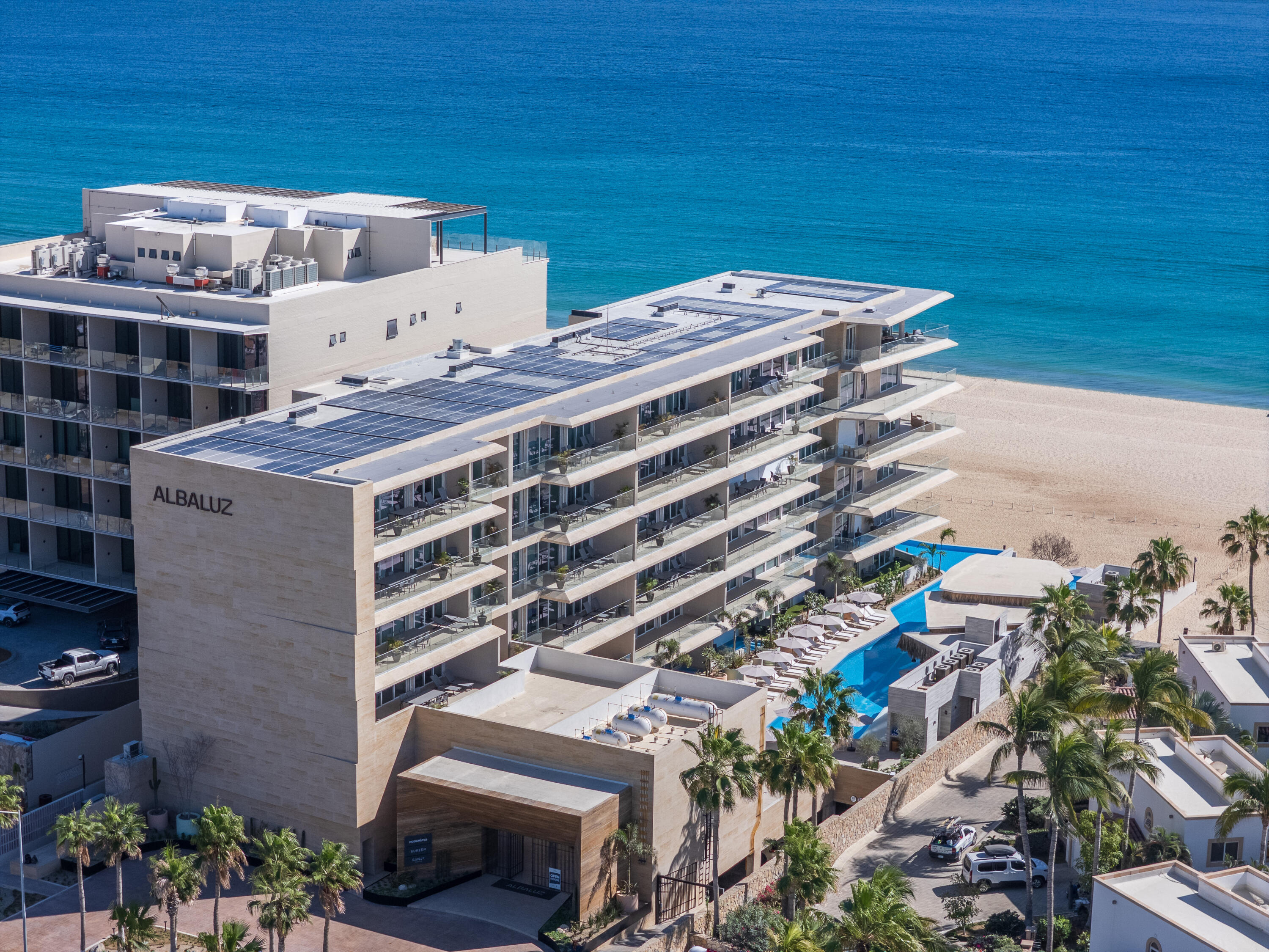 Oceanfront Condo, Albaluz