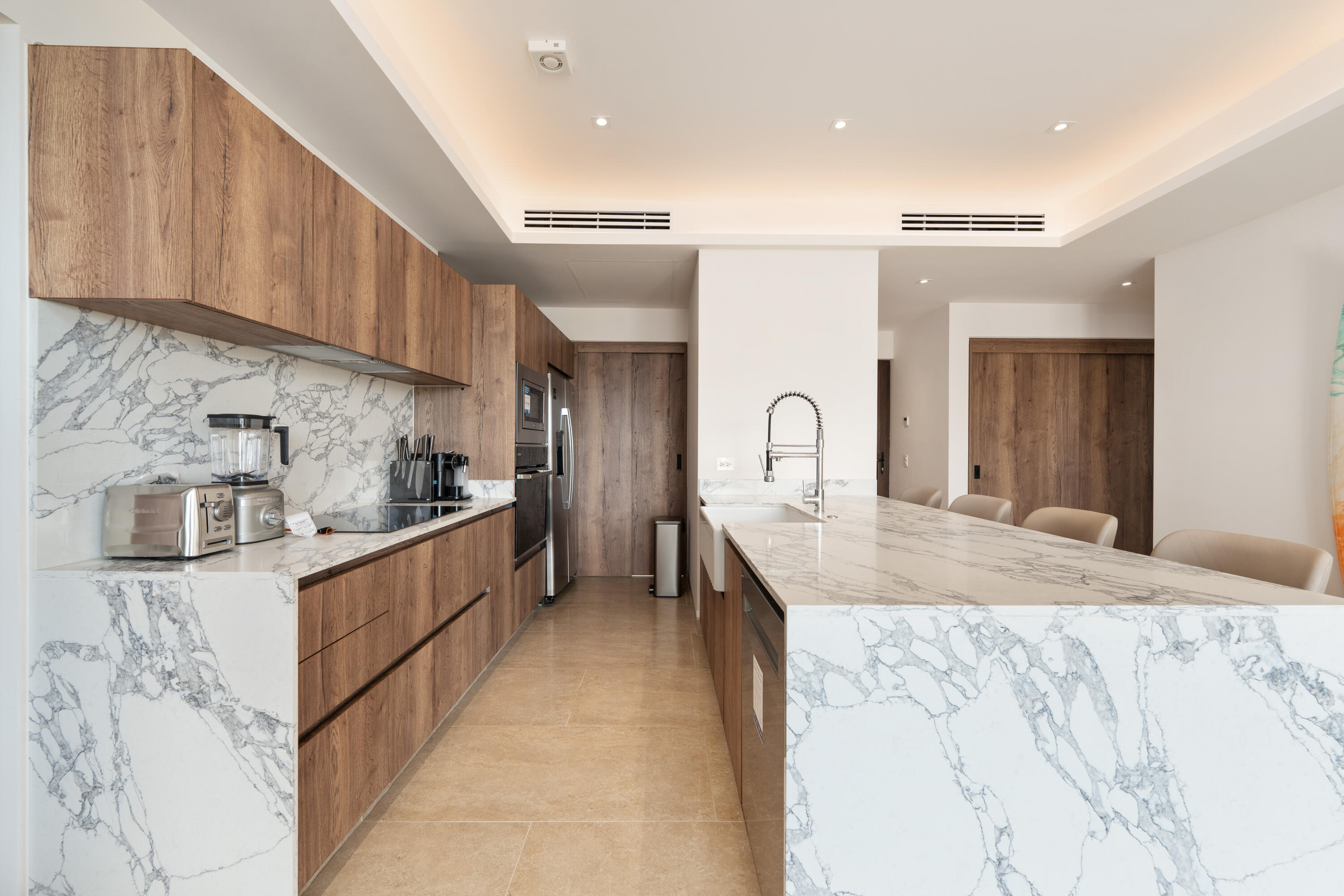 Oceanfront Condo, Albaluz