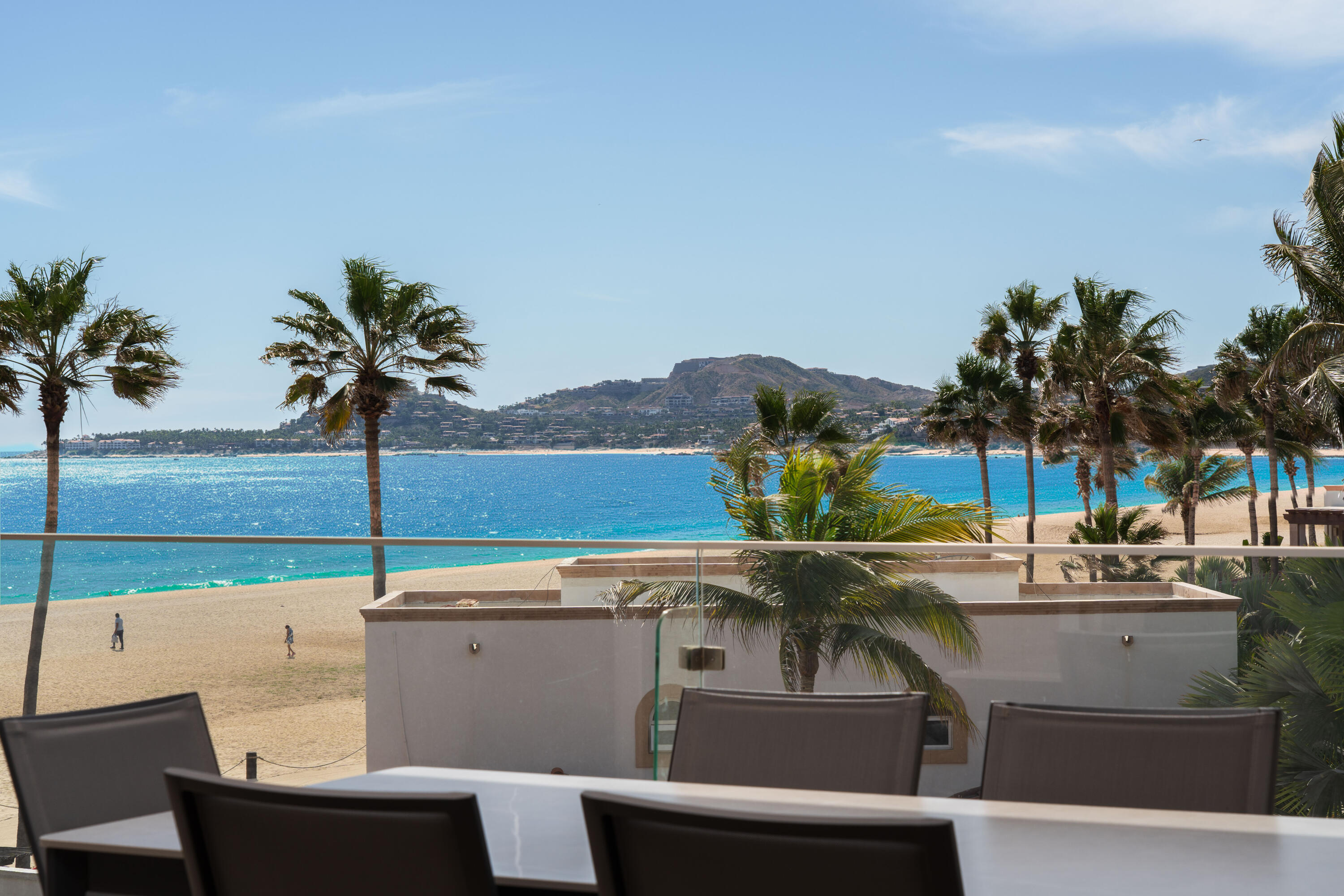 Oceanfront Condo, Albaluz