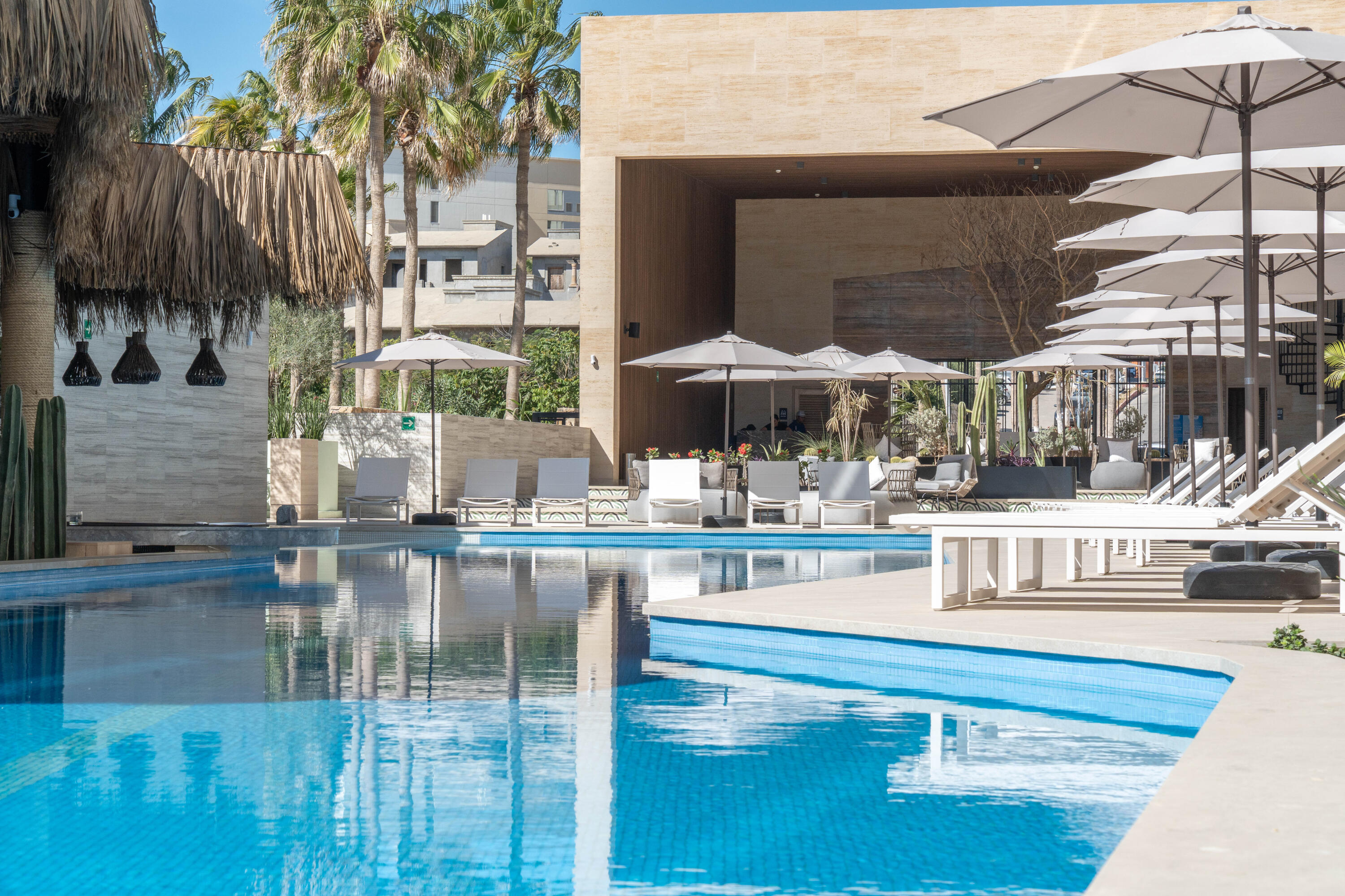 Oceanfront Condo, Albaluz